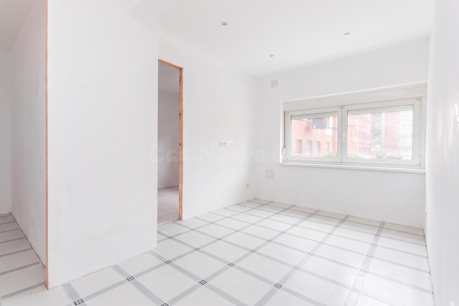 Piso de 3 habitaciones y 1 baño semireformado