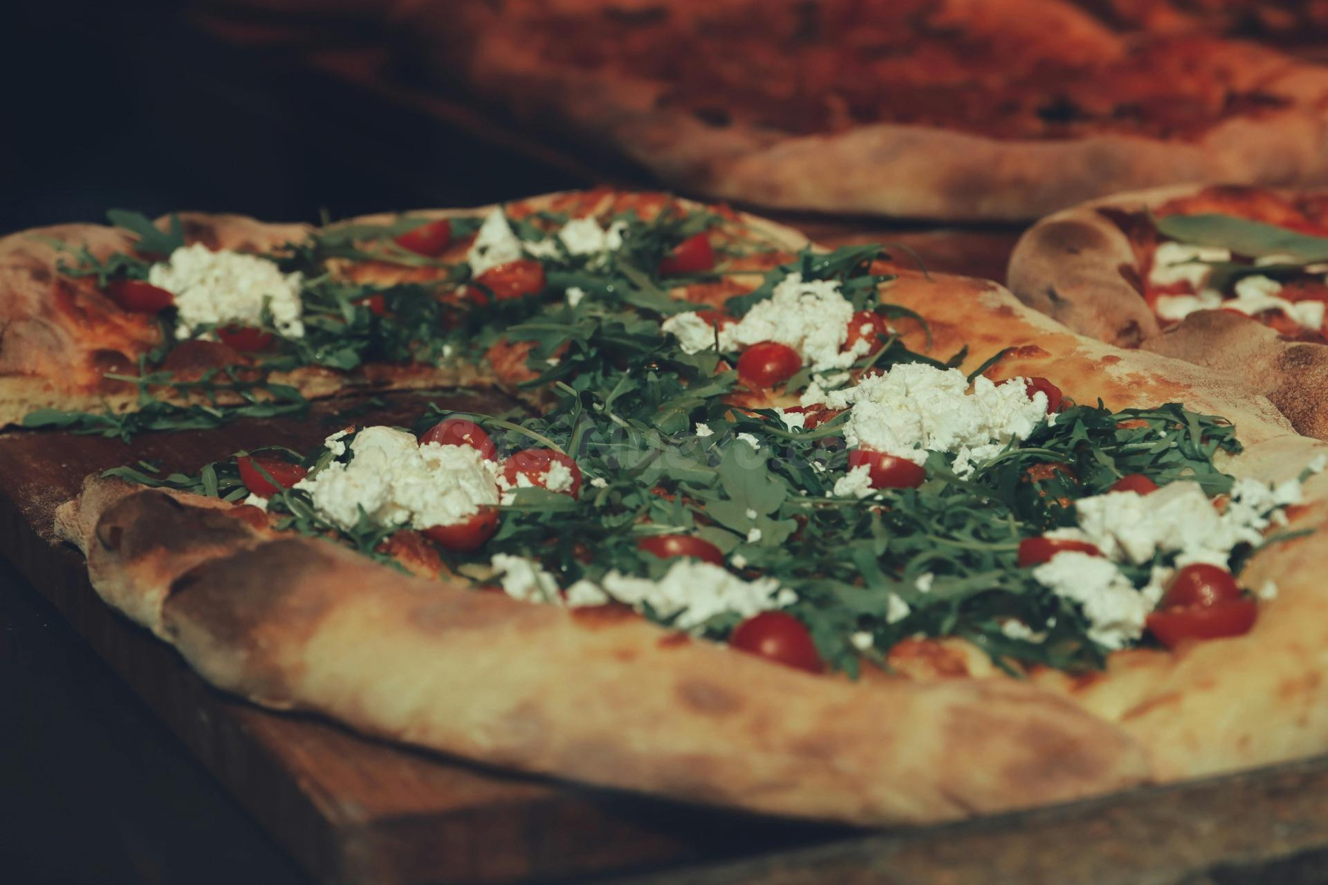 Se traspasa Bar Pizzería Restaurante con gran terraza cubierta