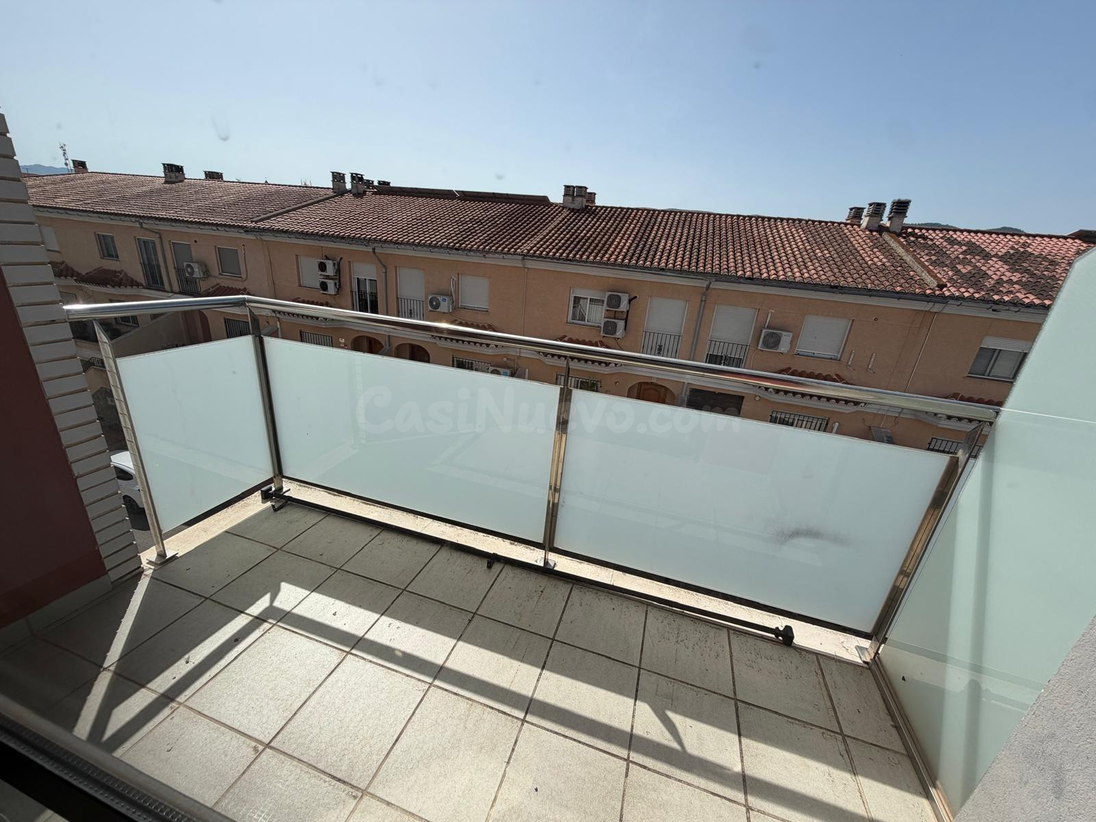 Vive con comodidad en este fantástico piso seminuevo en Llocnou d´en Fenollet (Valencia)