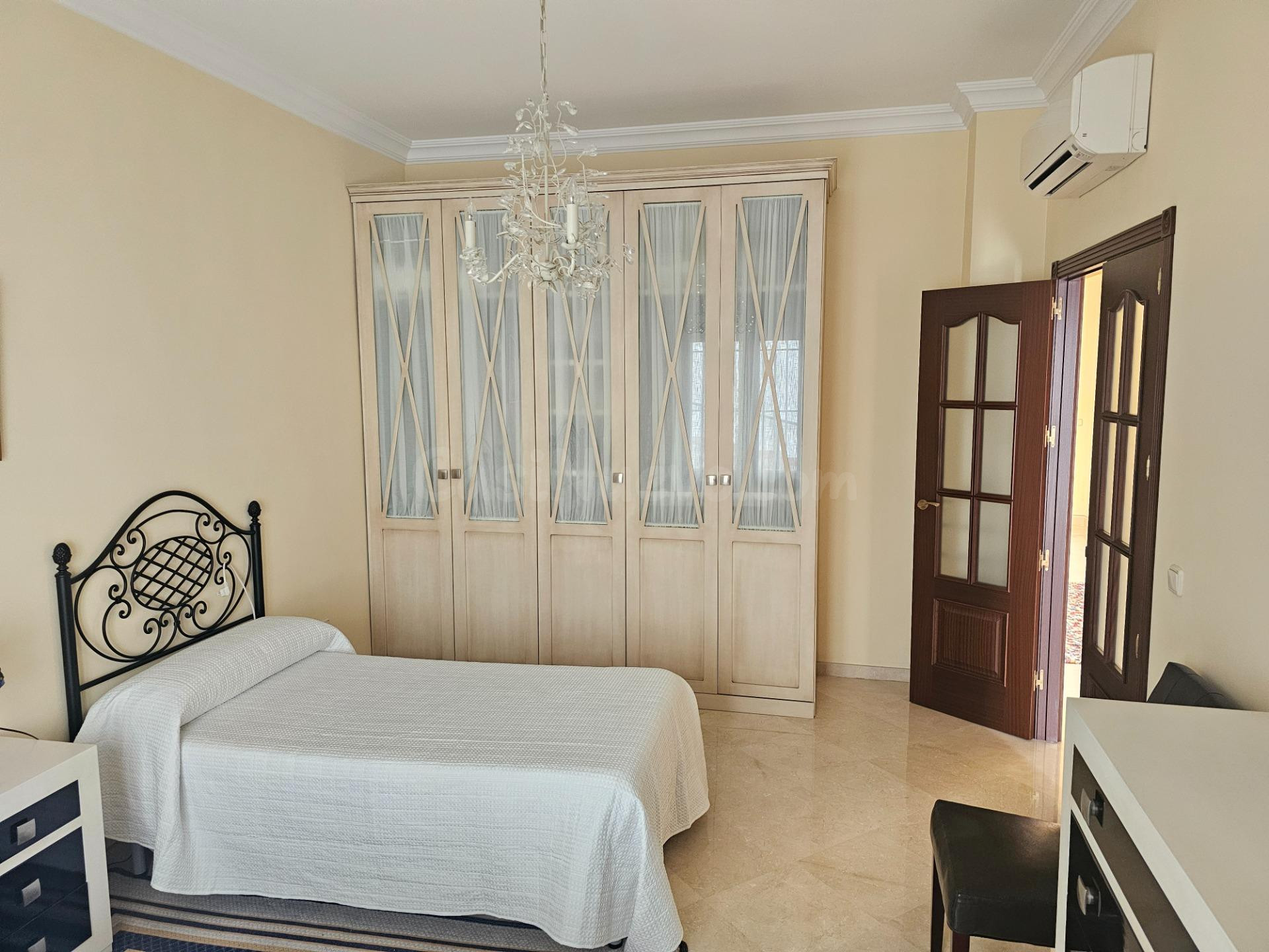 Casa 5 habitaciones 224m² en venta - Centro - foto 5