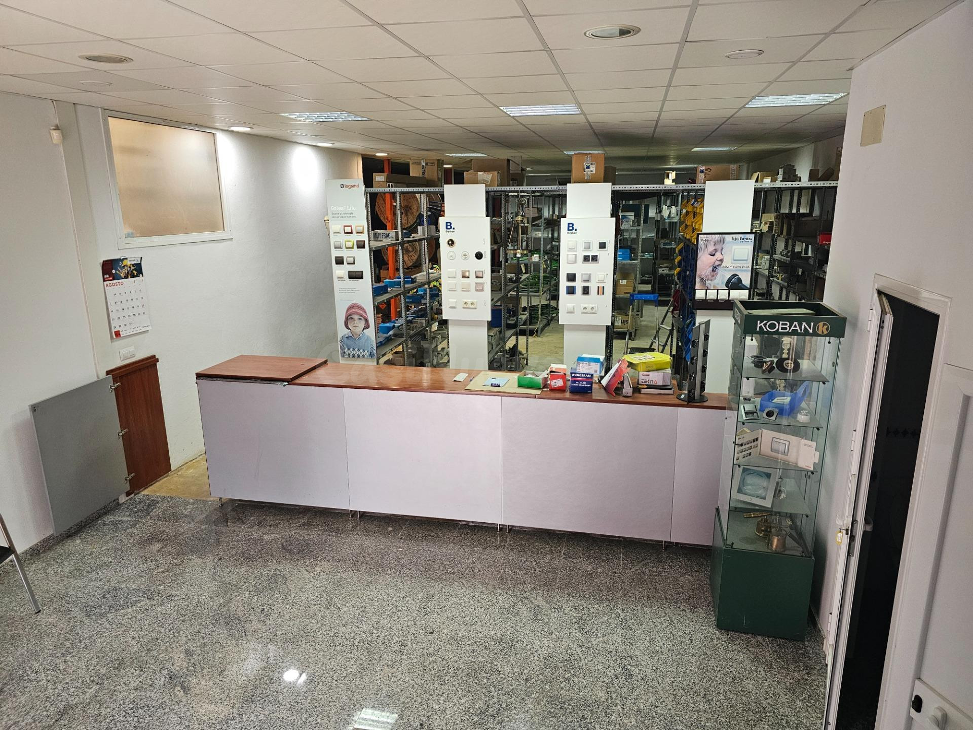 Amplia Nave Industrial en Marchena