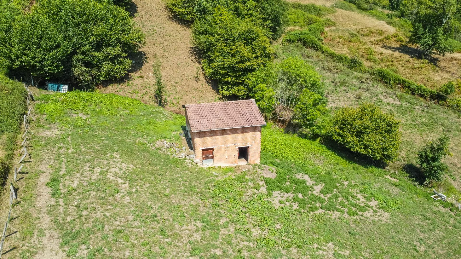Cabaña en Finca Rústica "San Pedro" en Bimenes (Asturias)