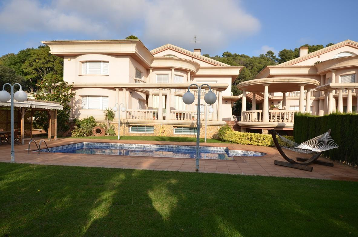 Elegant i exclusiva casa en venda a Santa Susanna