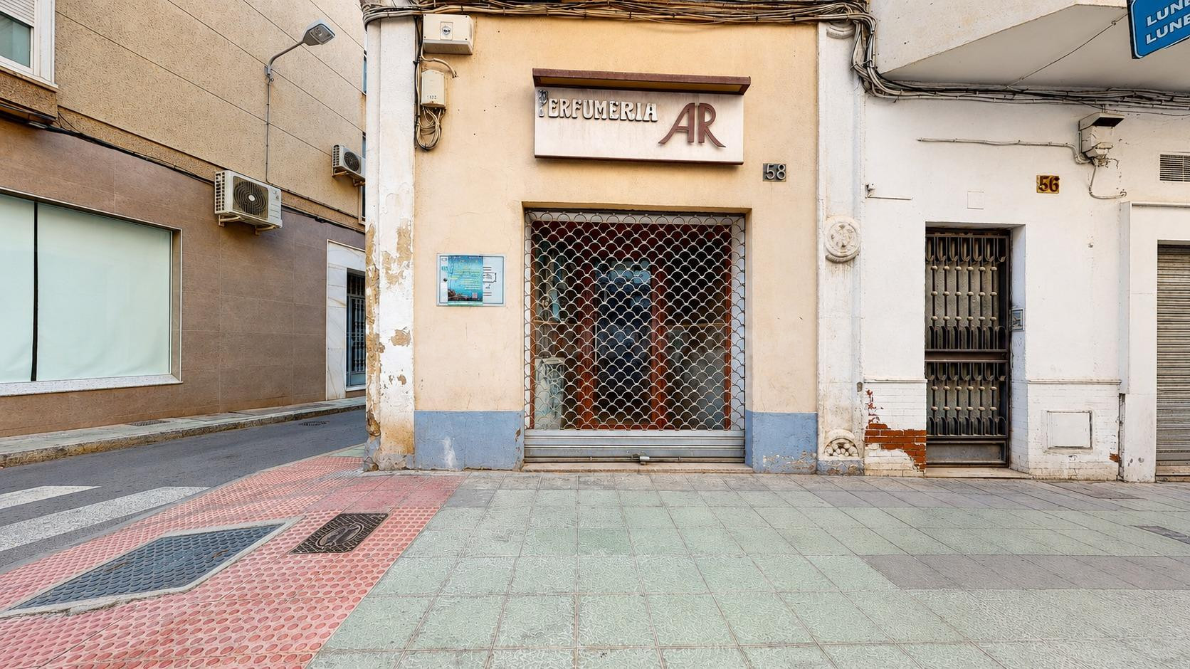 ¡EXCELENTE OPORTUNIDAD DE INVERSIÓN O PROYECTO EN EL CENTRO DE ALMERÍA!