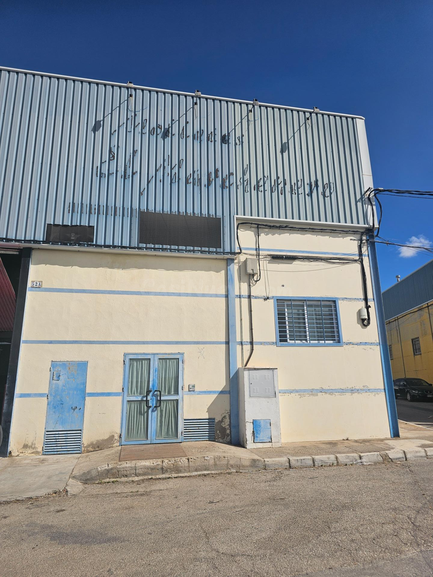 Amplia Nave Industrial en Marchena - Oportunidad Única
