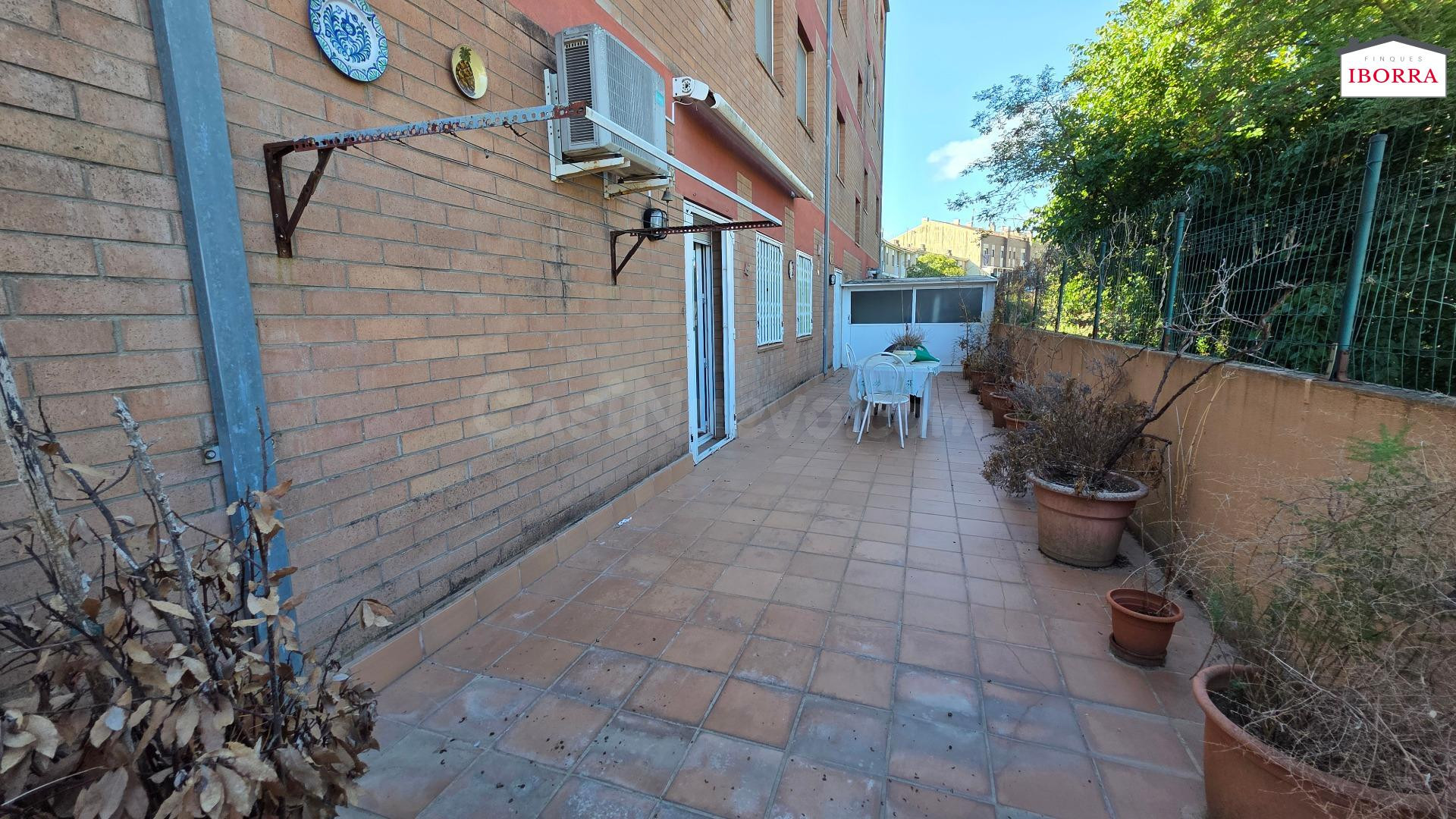 PISO EN PLANTA BAJA CON AMPLIA TERRAZA EN TORDERA