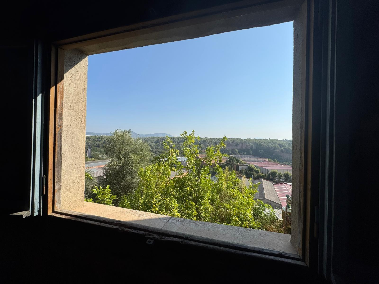 CASA CON TERRAZA, vistas panorámicas y garaje para cuatro coches