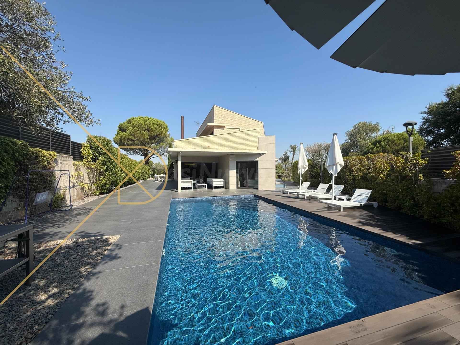 Increíble casa independiente en venta en Sant Cugat del Vall - foto 2