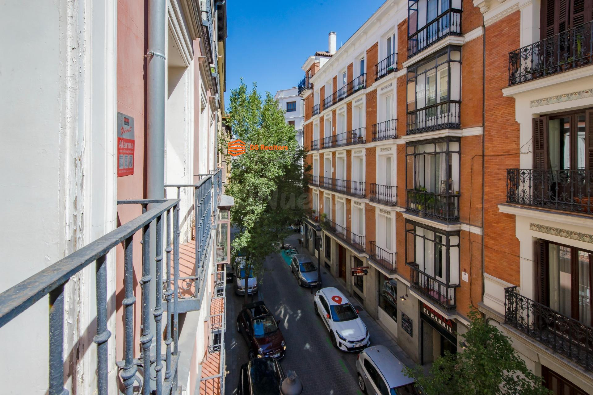 EXCLUSIVO PISO 3+2 EN FINCA CLÁSICA A ESCASOS METROS DEL CONGRESO DE LOS DIPUTADOS