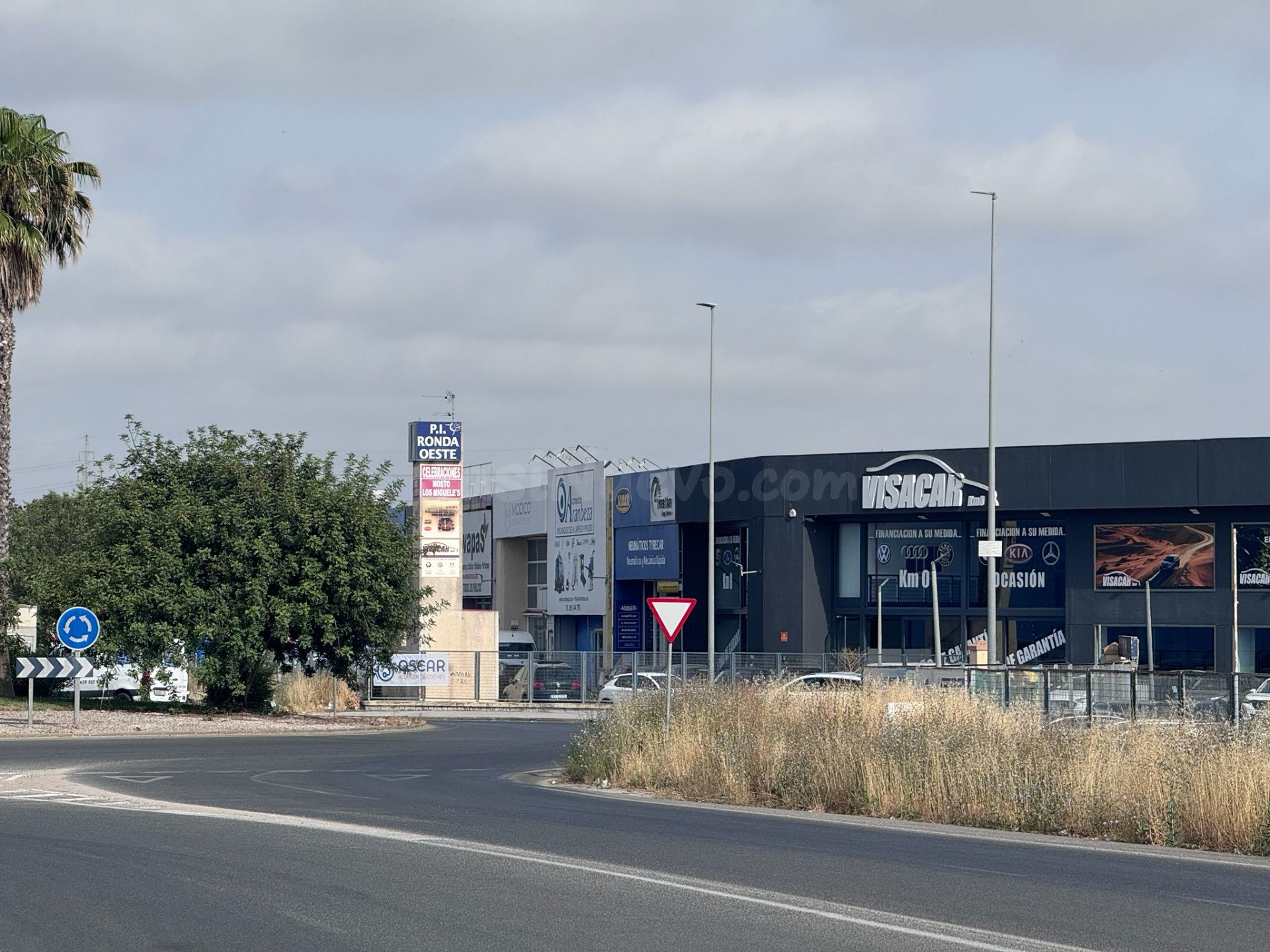 SE VENDE NAVE INDUSTRIAL EN POLIGONO RONDA OESTE