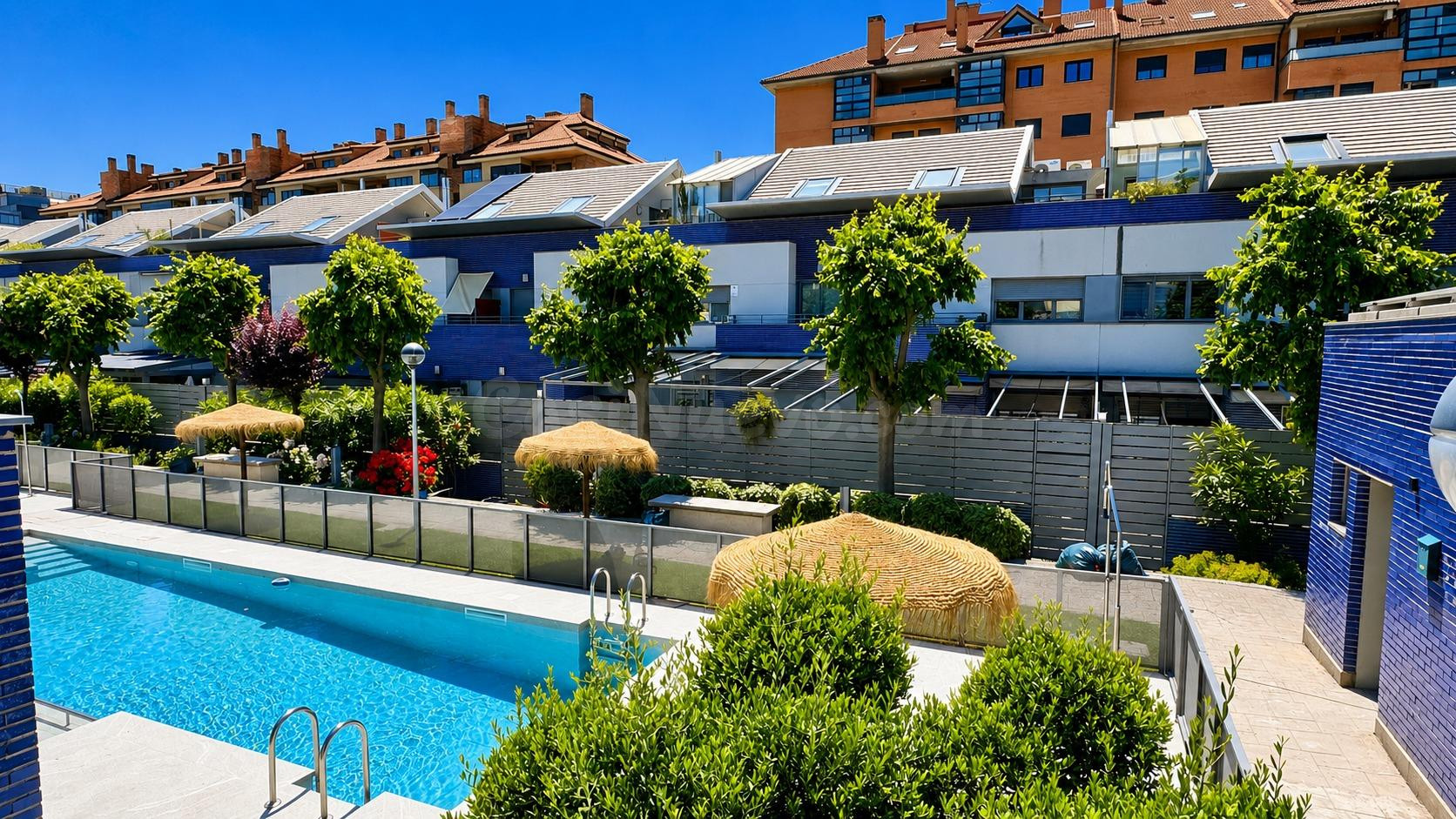 ✨ Vive el alquiler de lujo en esta urbanización privada - ALQUILER DE TEMPORADA.