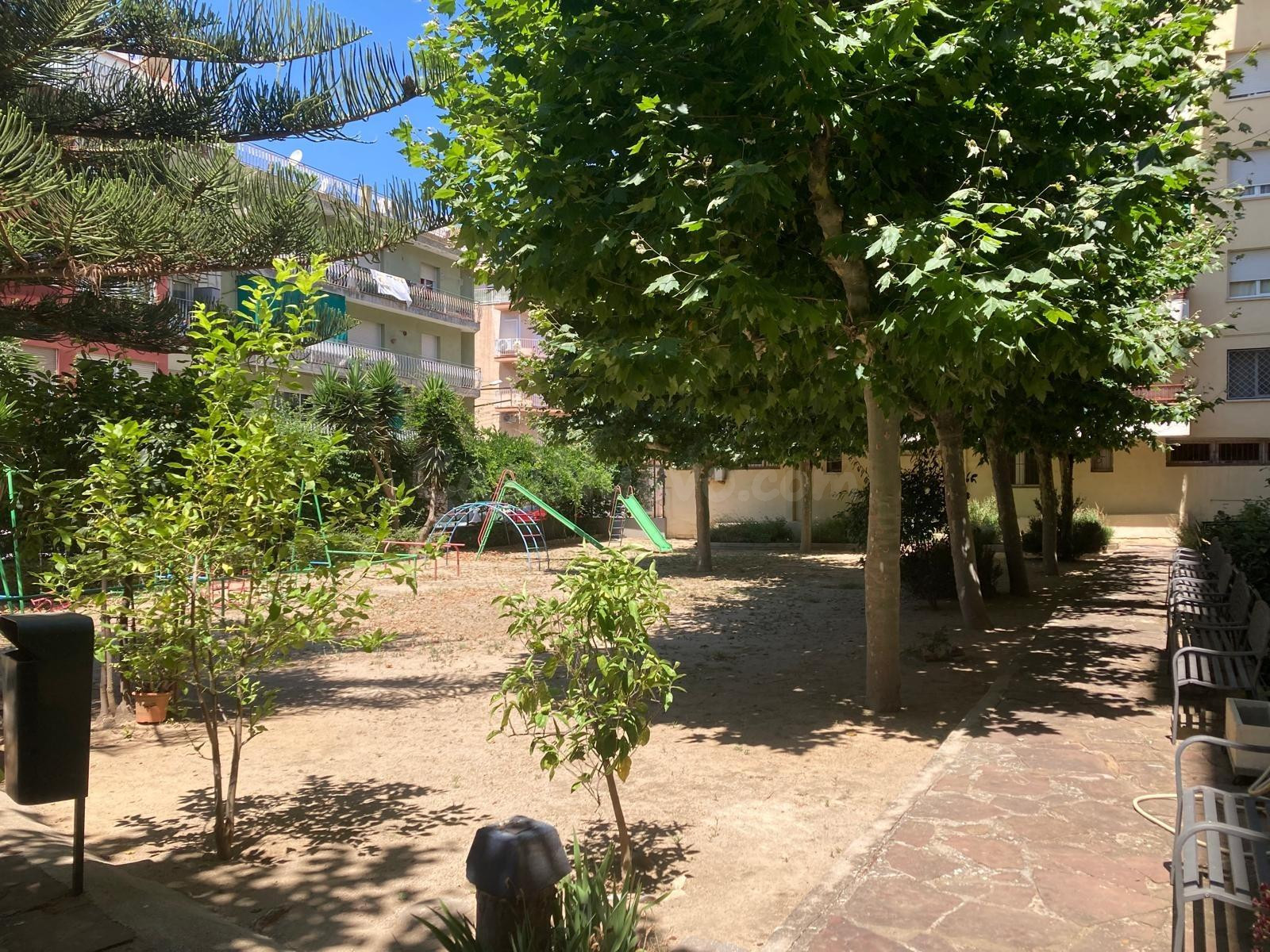 PISO SOLEADO EN VENTA EN PINEDA DE MAR