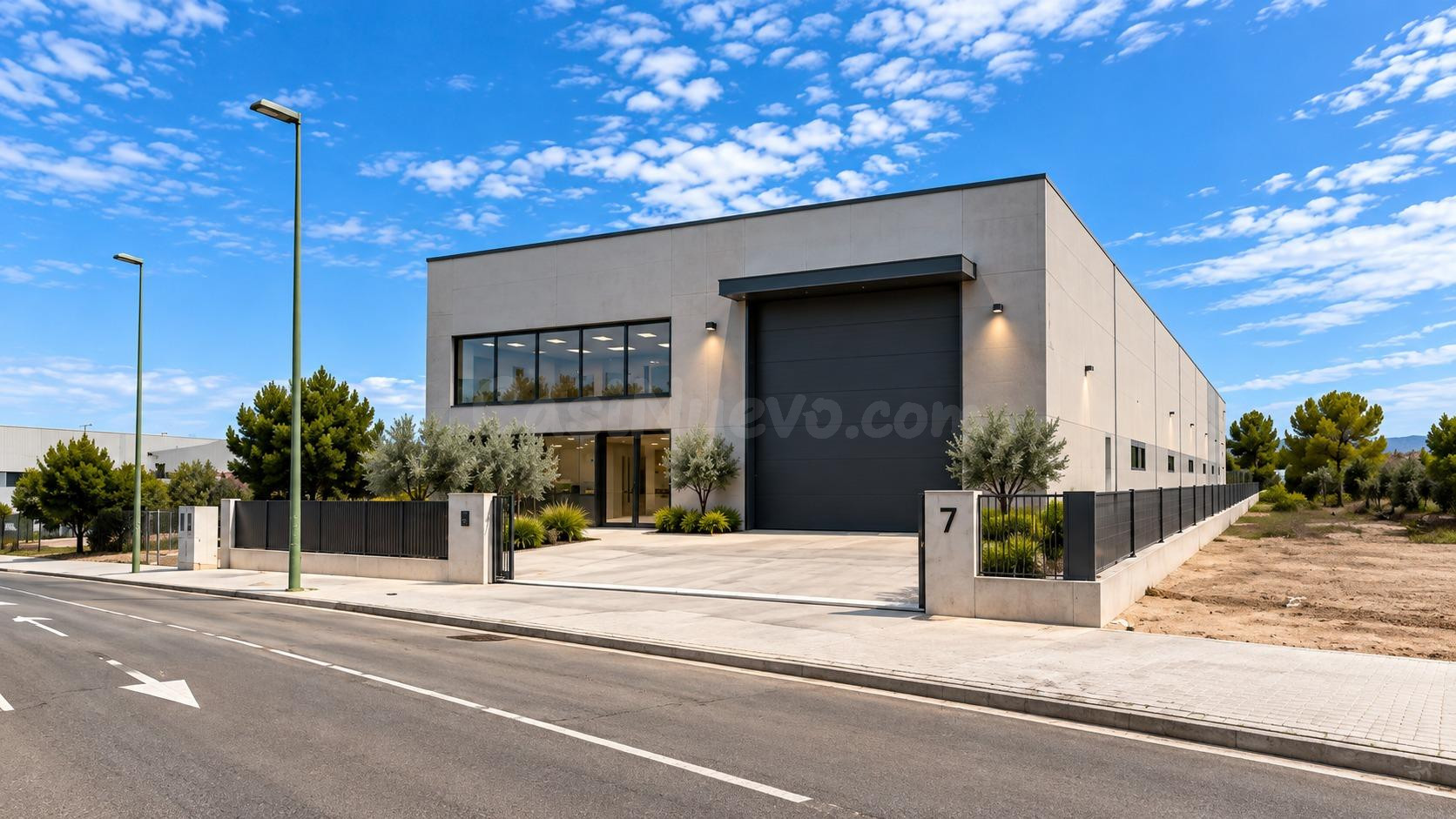 Solar industrial urbano de 800 m2 en SUZI-1 – L'Eliana