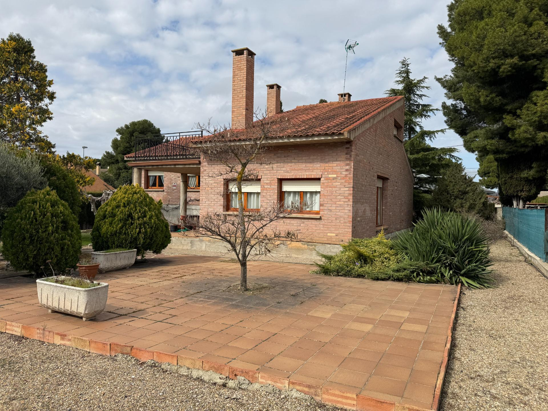 Se vende Chalet en calle Daroca, Urbanizacion Urcamusa- Alto de la Muela.