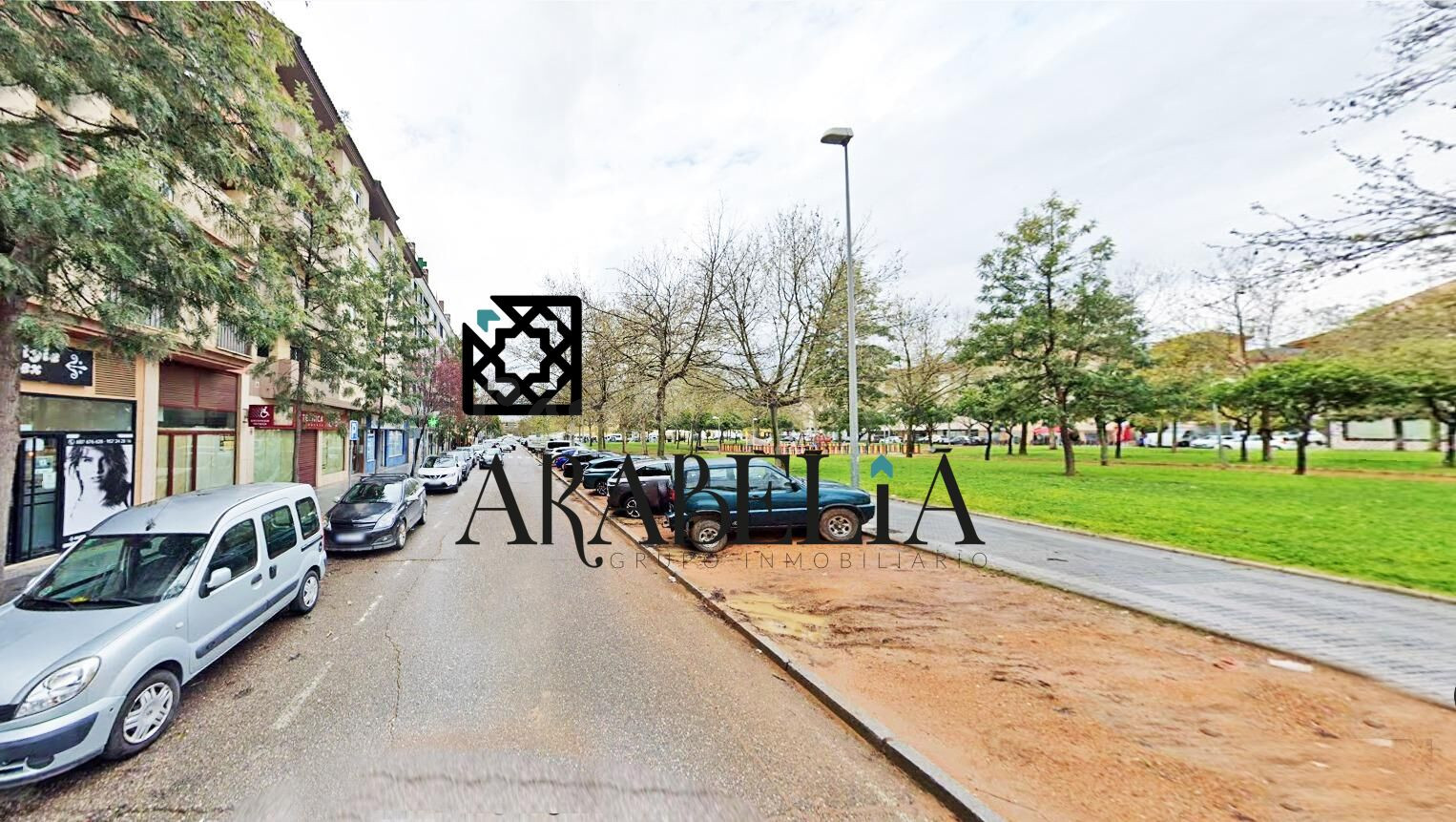 ¡VIVE JUNTO AL C.C. LA SIERRA! Exclusivo Piso con Terraza, Piscina y Gran Garaje en La Arruzafilla