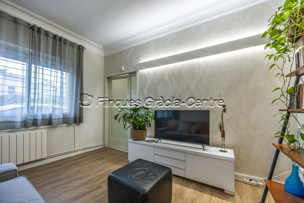 Casa en venta en el centro de Sabadell - foto 3