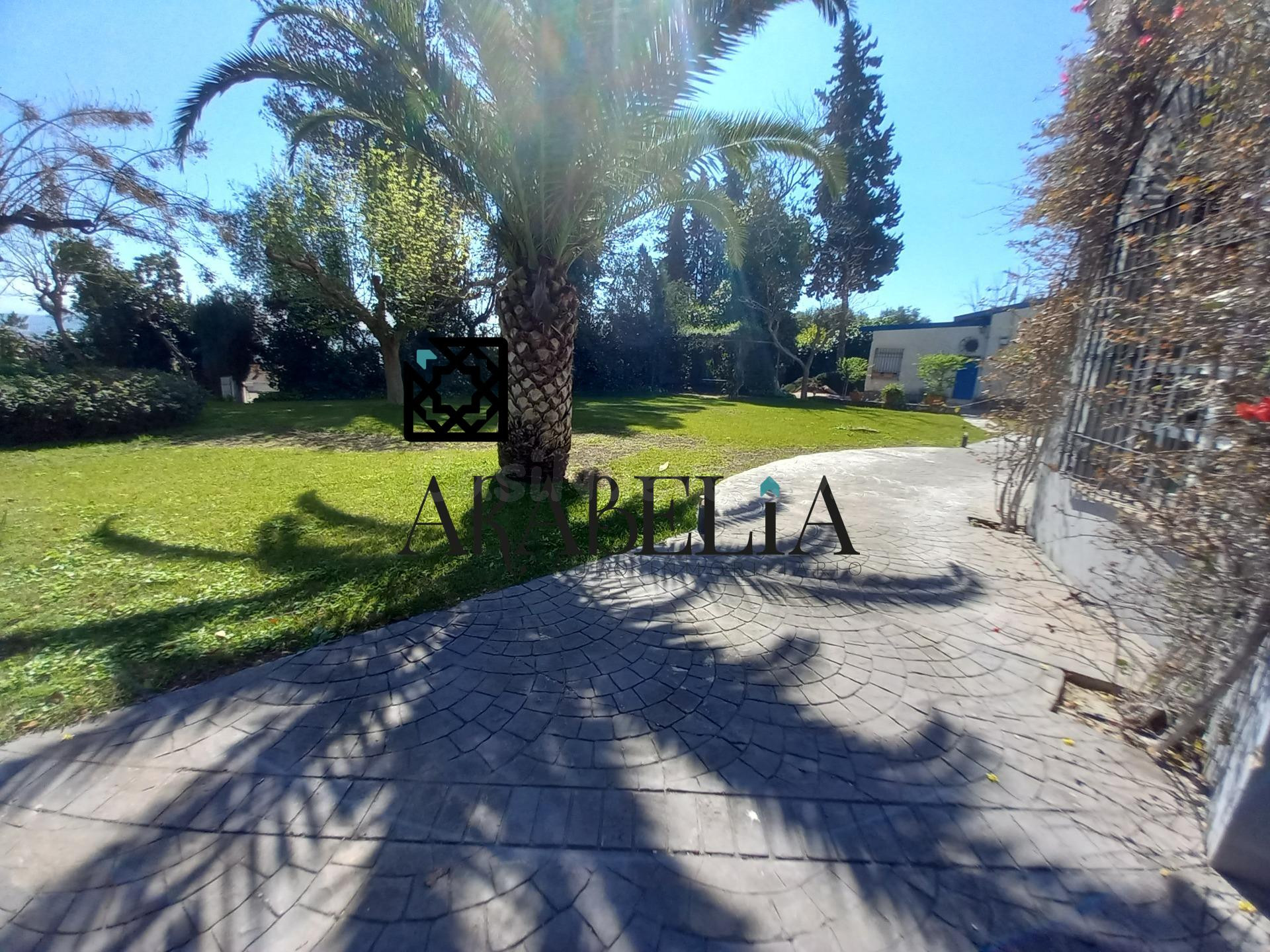ESPECTACULAR FINCA DE 3.000m2 | 2 VIVIENDAS INDEPENDIENTES | PISCINA Y PÁDEL
