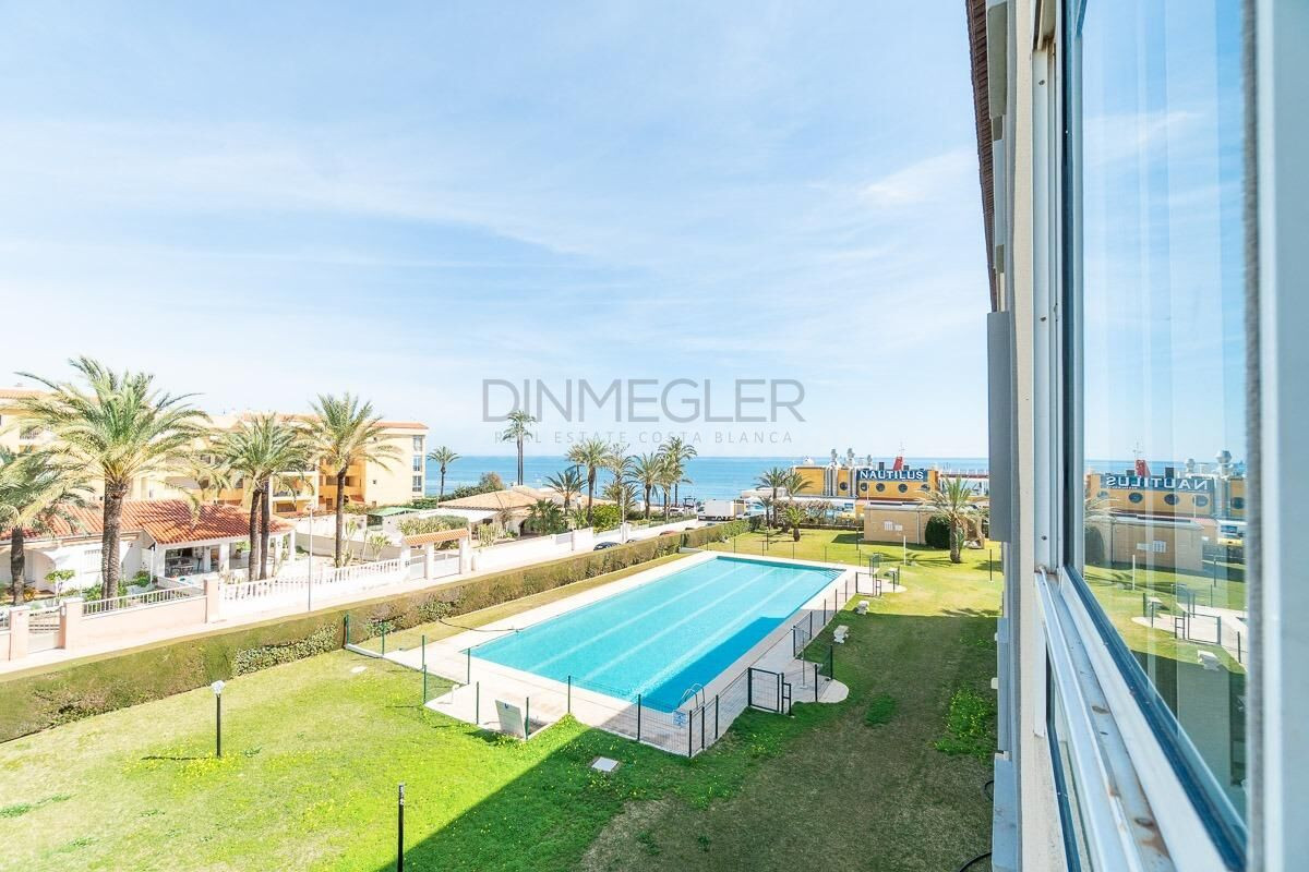 Apartamento en Punta Prima con vistas al mar