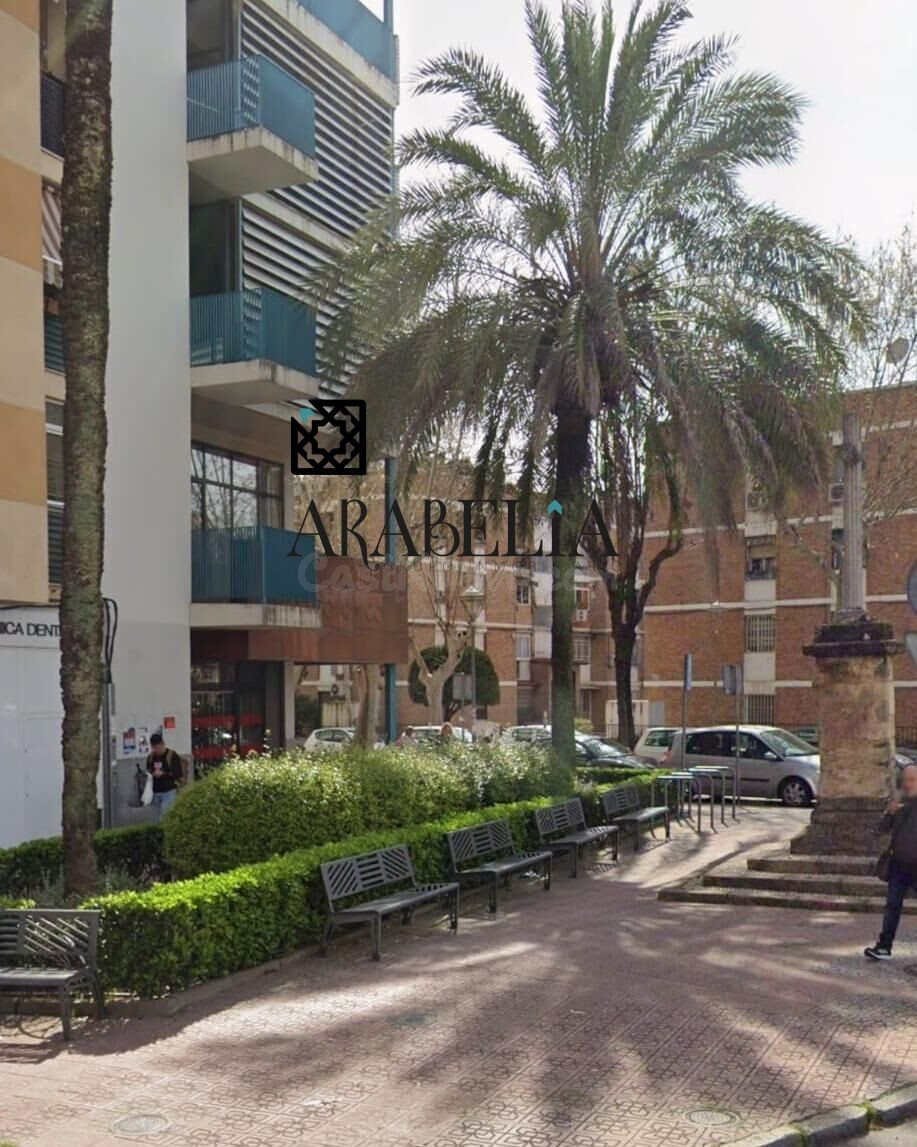 Ático en Avda. Almogávares - Oportunidad Única por €137.000