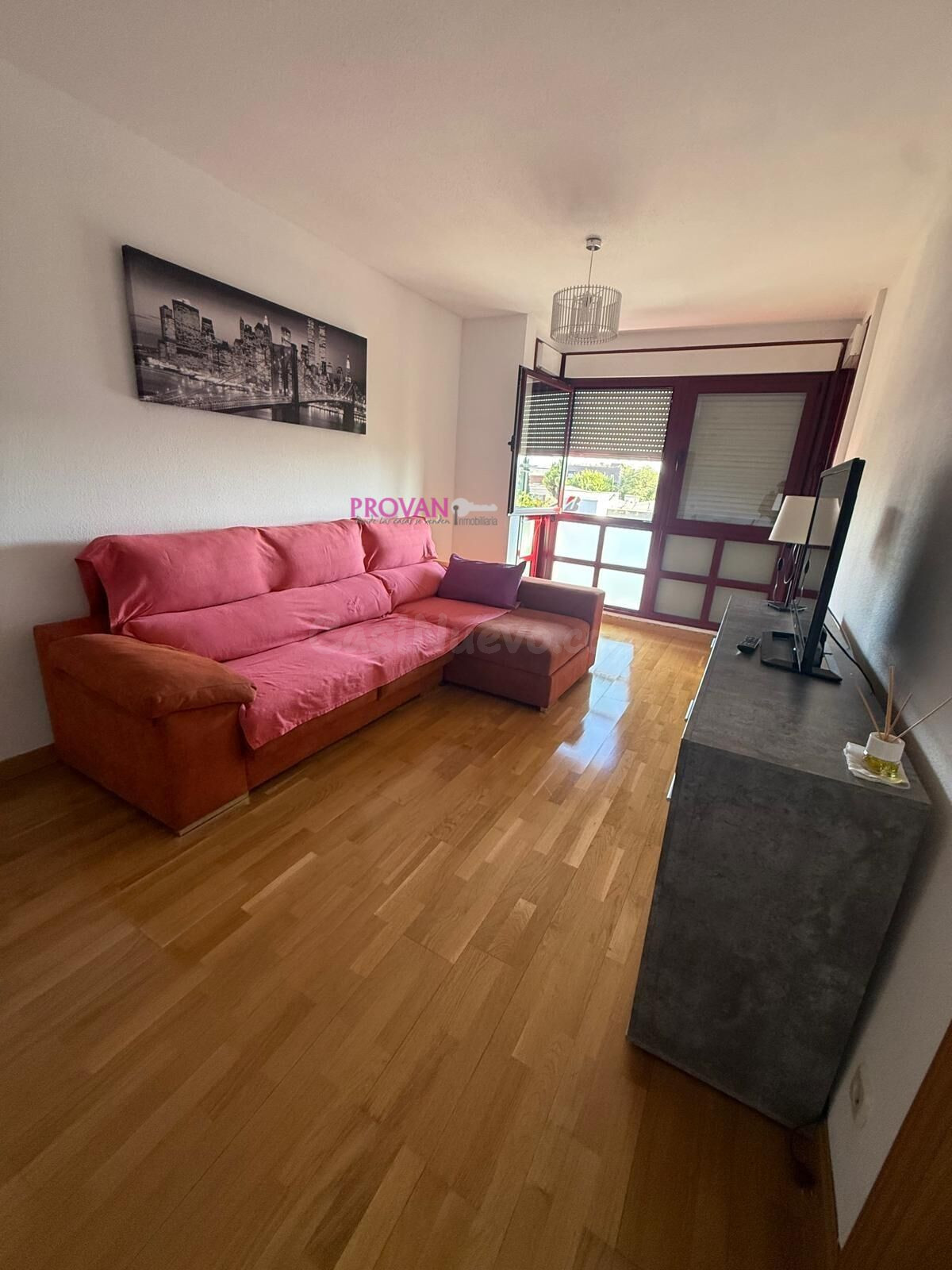 ALQUILER EN JUNCAL CON DOS DORMITORIOS, DOS BAÑOS Y PISCINA COMUNITARIA!!