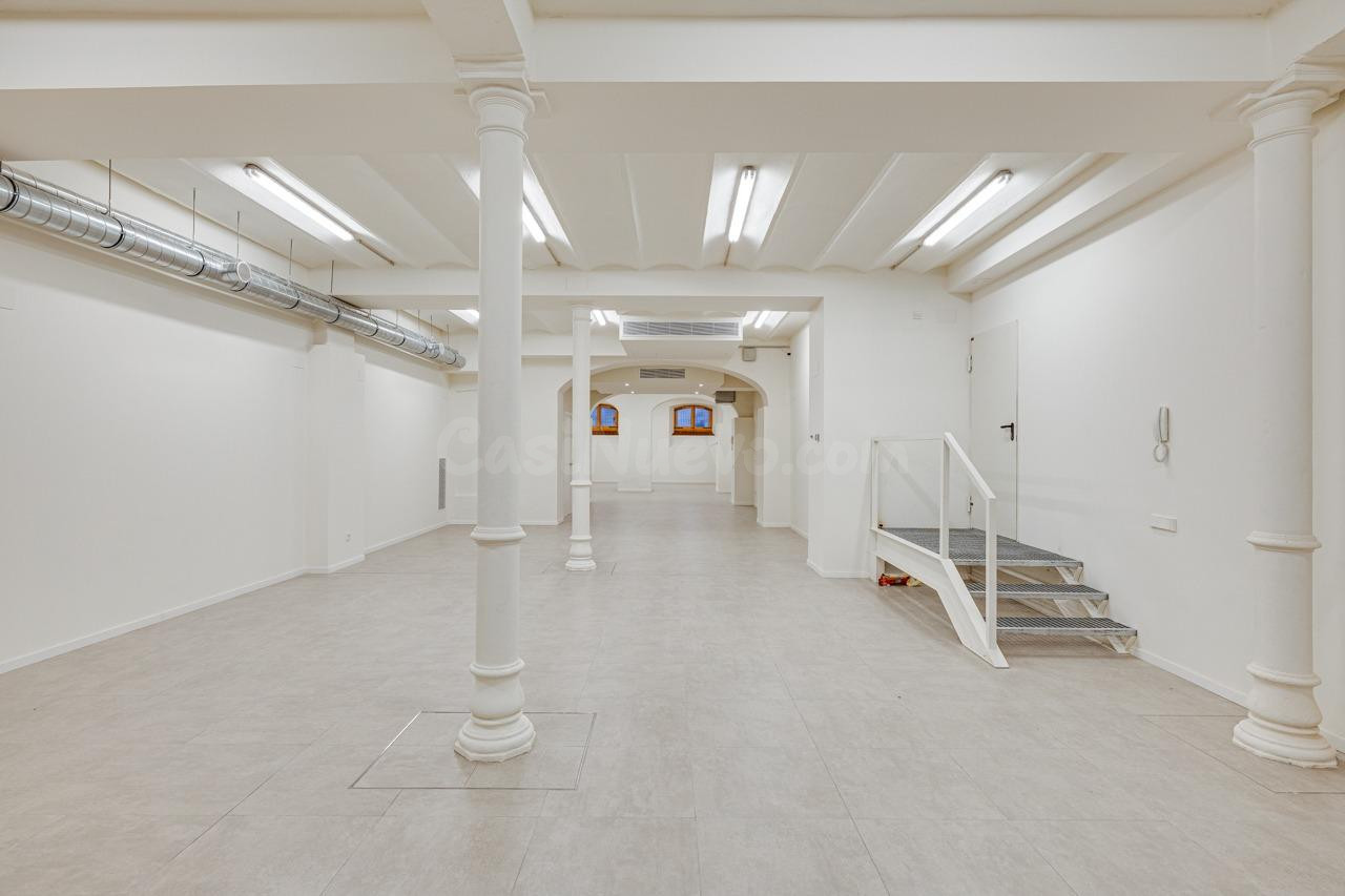 Local comercial 238m² en alquiler - El Gòtic