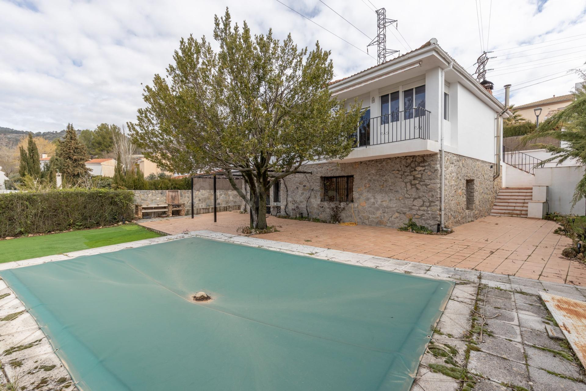 ESPECTACULAR CASA CON LICENCIA TURISTICA EN HUETOR SANTILLAN