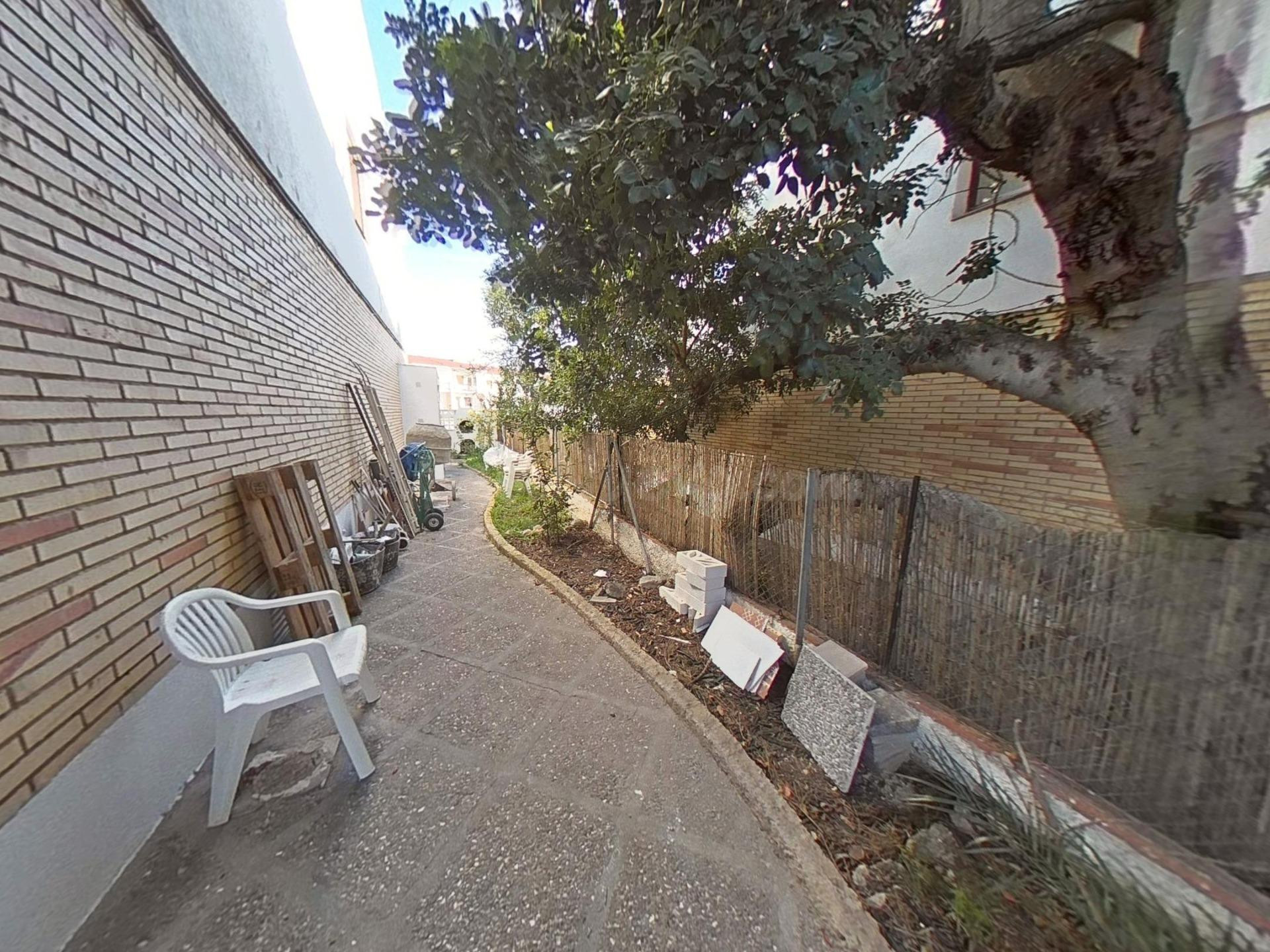 CASA PAREADA ESQUINERA EN VENTA EN COMA-RUGA – OPORTUNIDAD Ú - foto 3