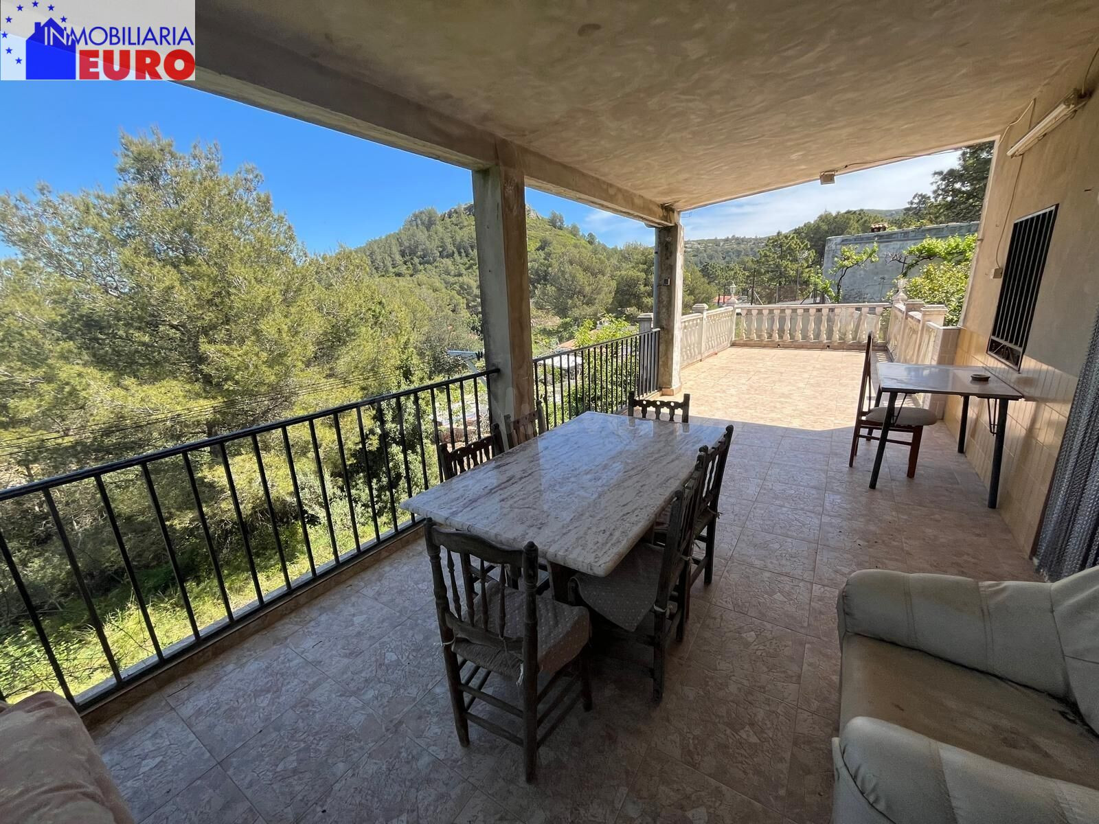 DOS CASAS EN VENTA EN LES FOIES (SIMAT)