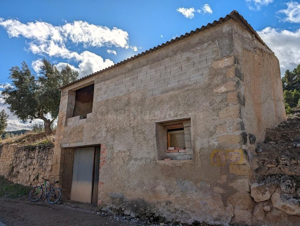 Finca rústica 70m² en venta - Próxima al pueblo