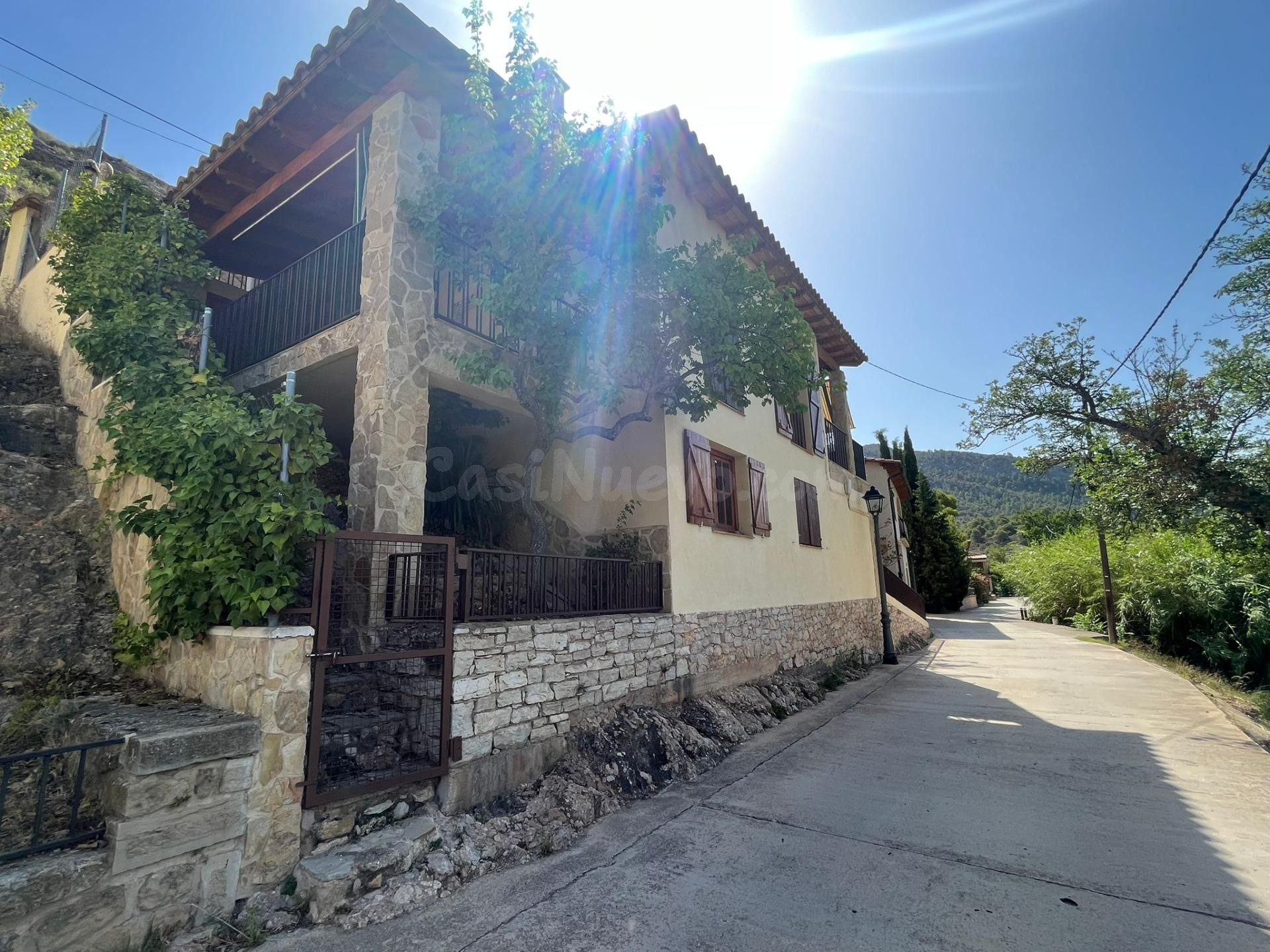 Casa frente a la Assut de Beceite