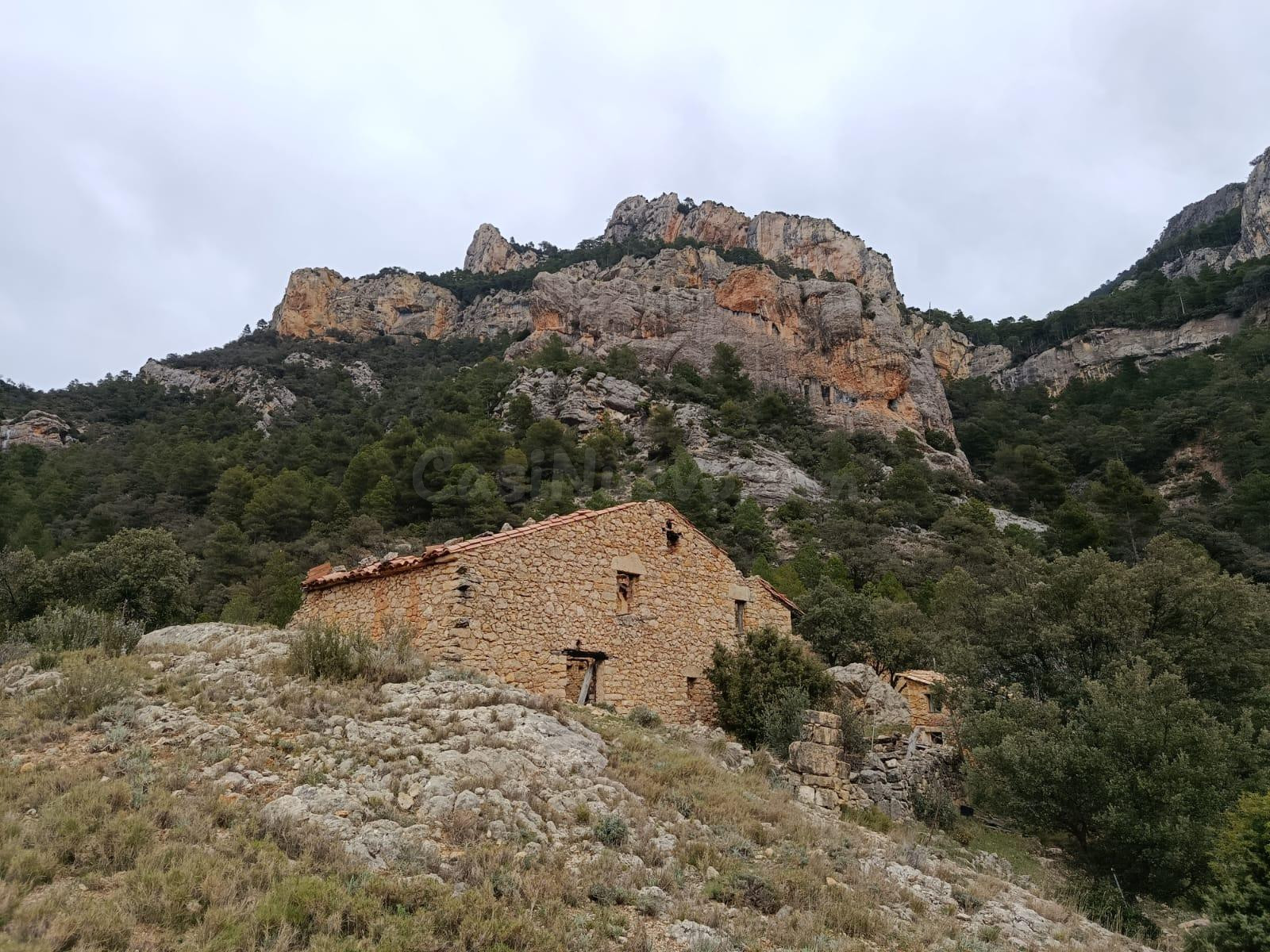 Finca rústica con masía en Peñarroya de Tastavins