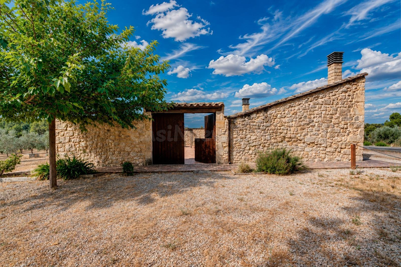 Finca rústica con vivienda en Lledó