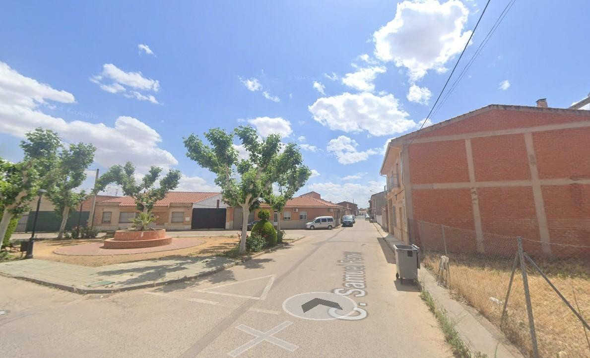 CASA EN MALAGON