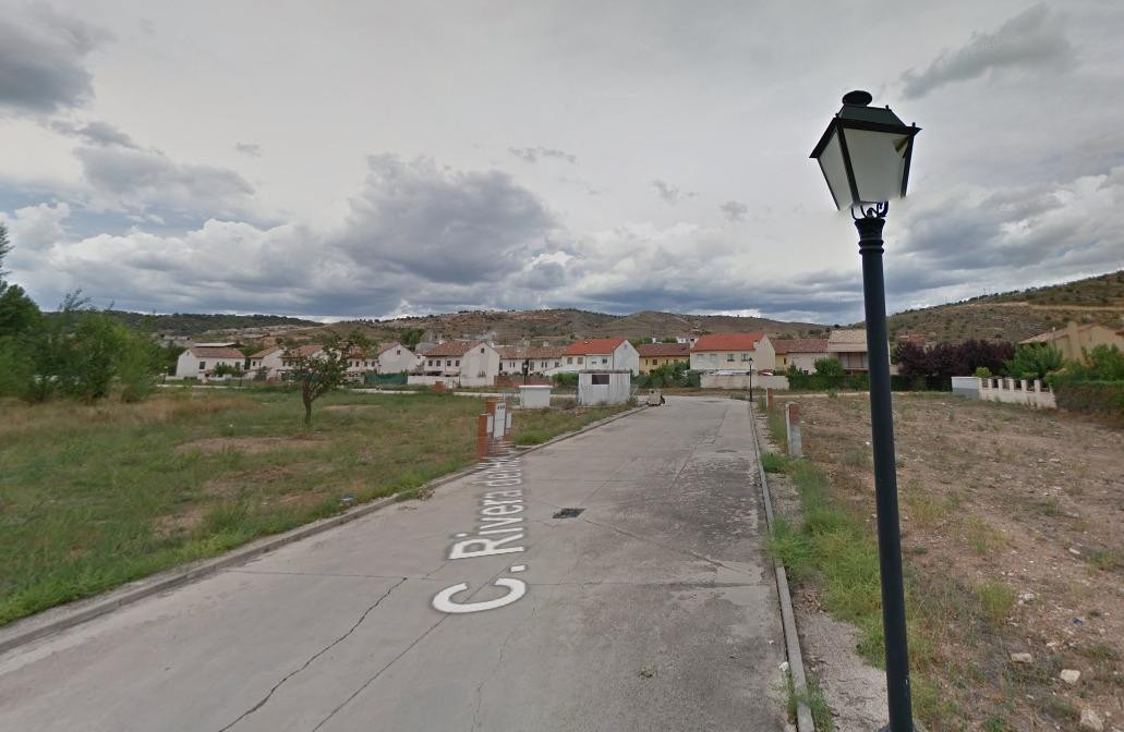 VIVIENDA EN ESPINOSA DE HENARES