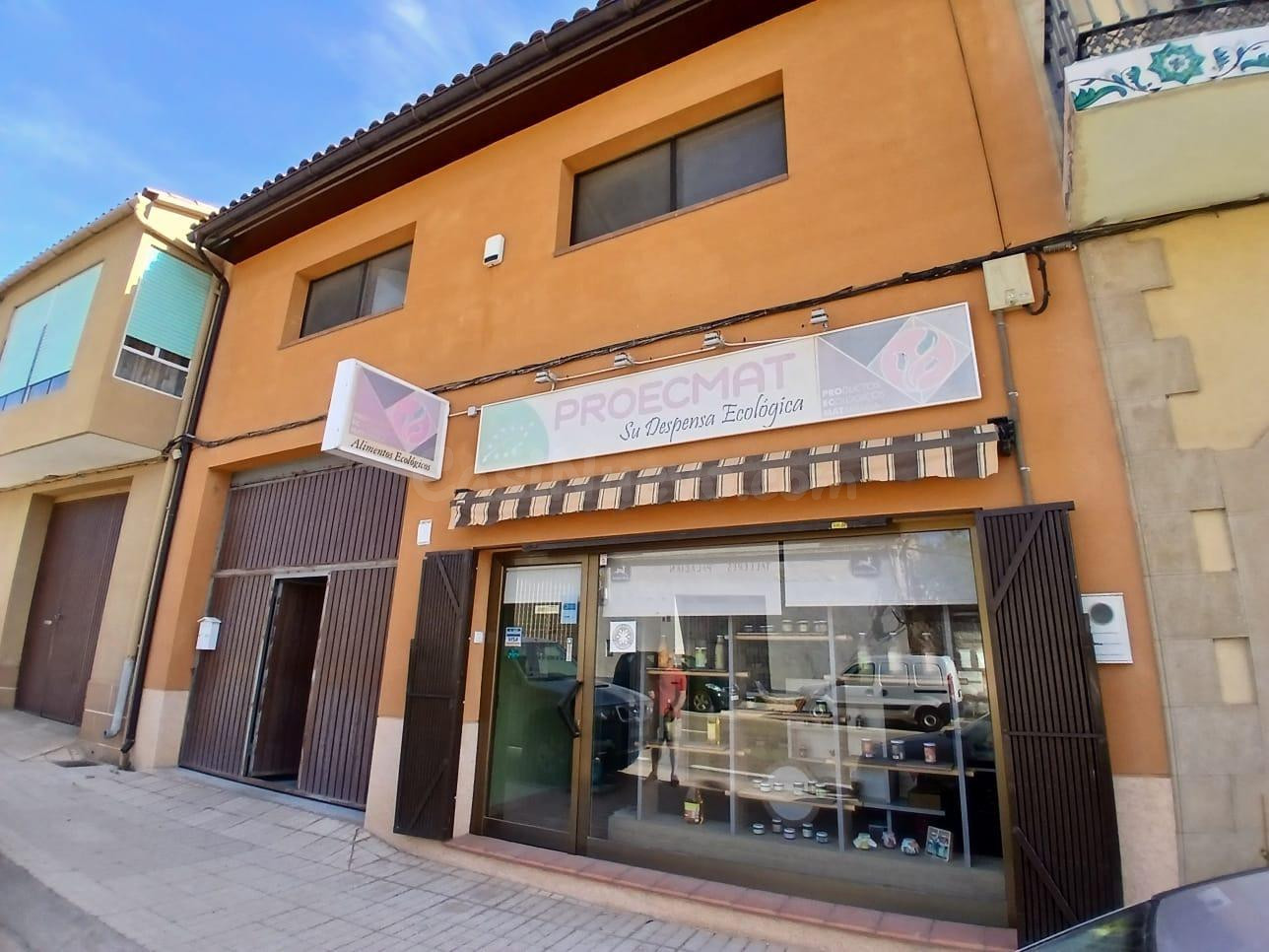 Local comercial y obrador en Valdeltormo