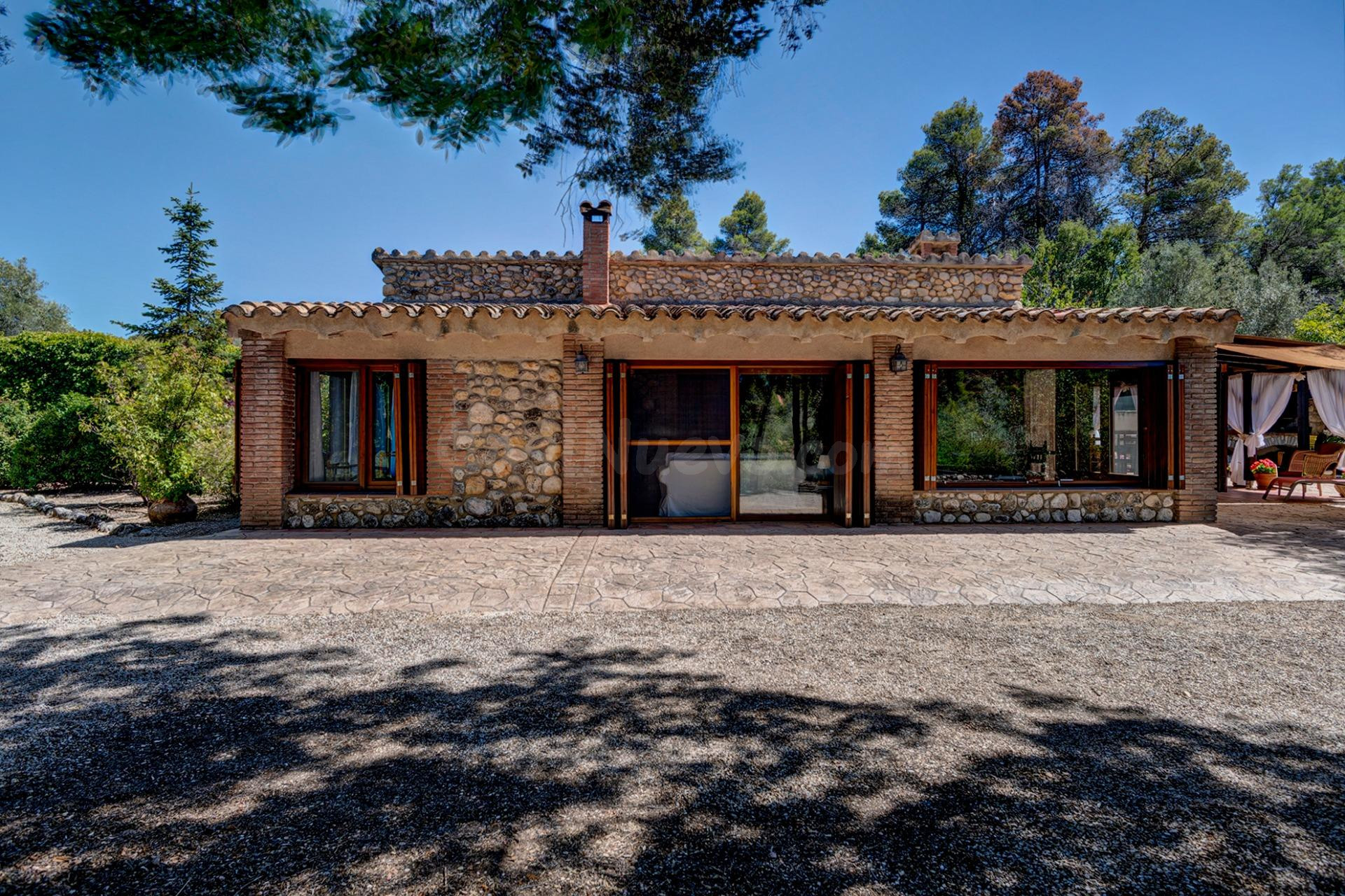 Finca rústica con vivienda en Arnes