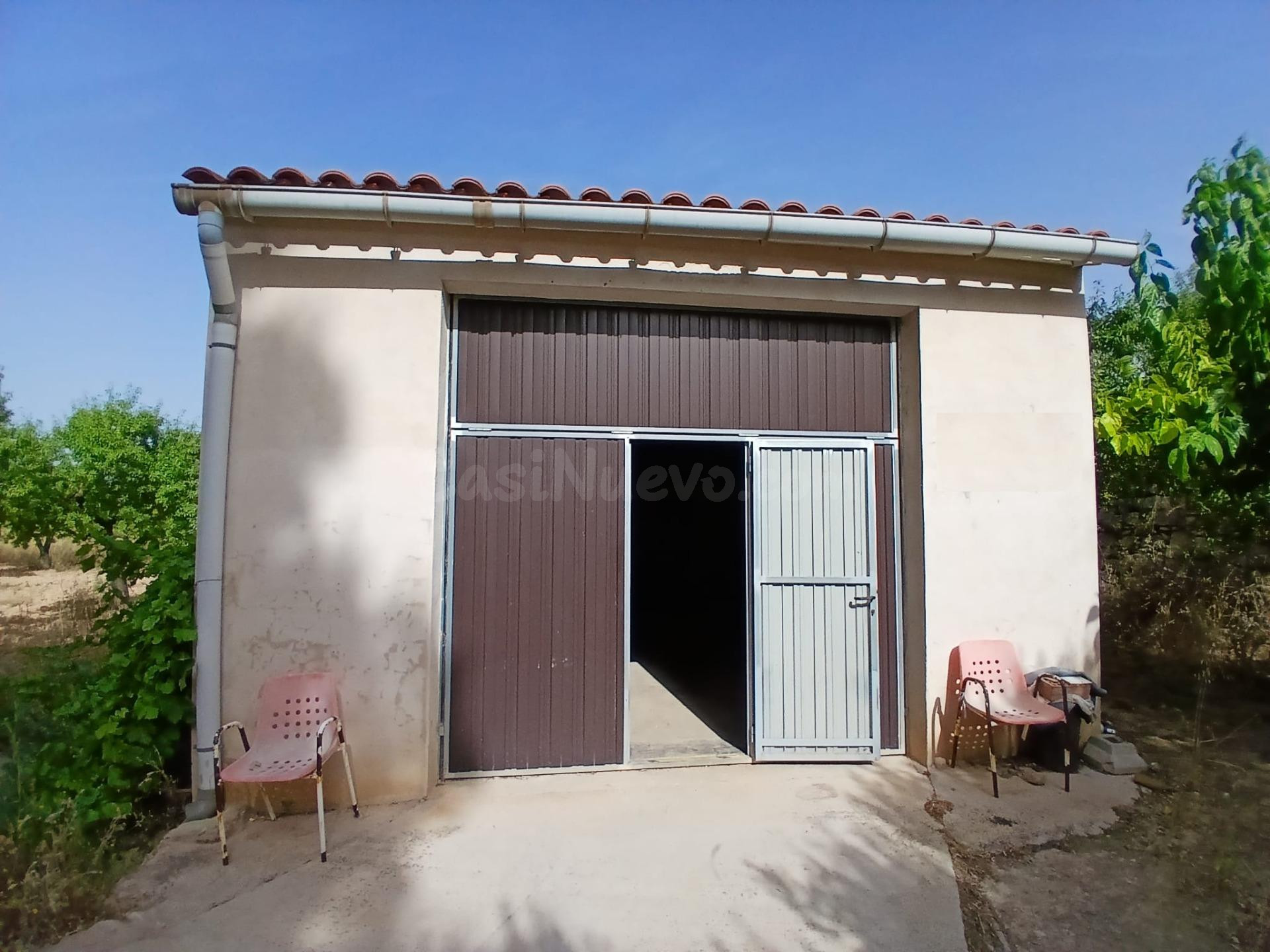 Almacén con terreno en Horta de San Joan