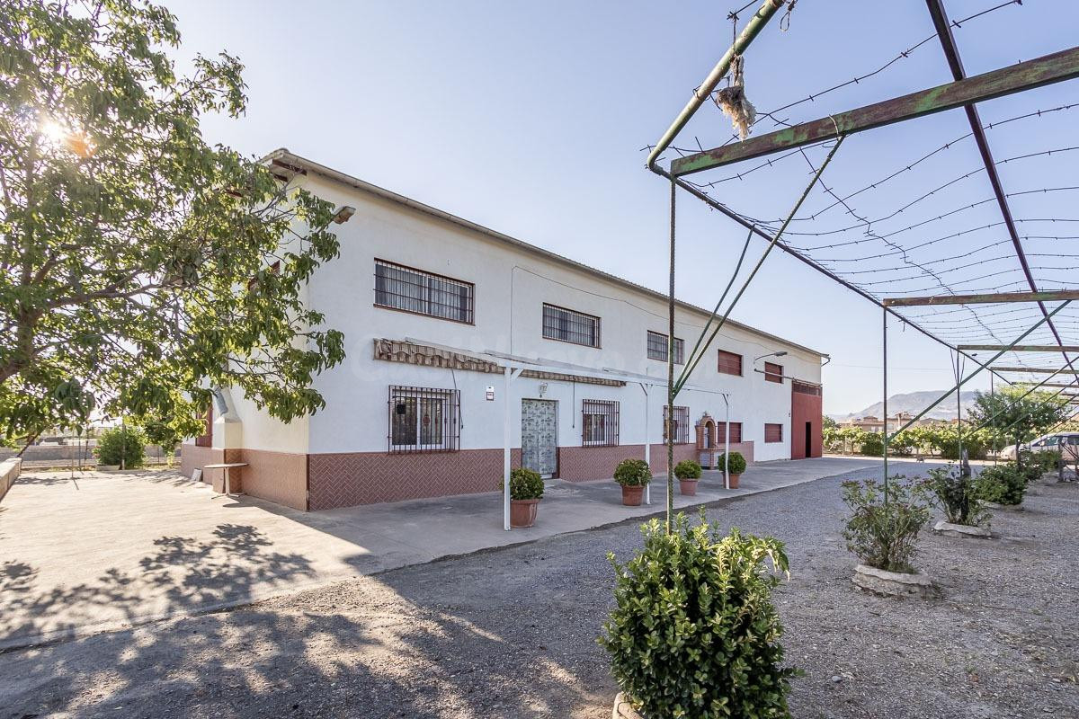 OPORTUNIDAD! CASA Y NAVE EN SANTA FÉ