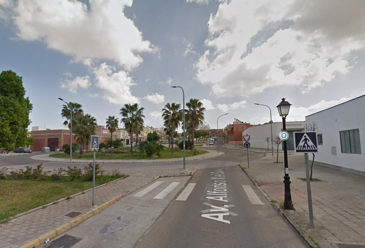 CASA EN LA PUEBLA DEL RIO