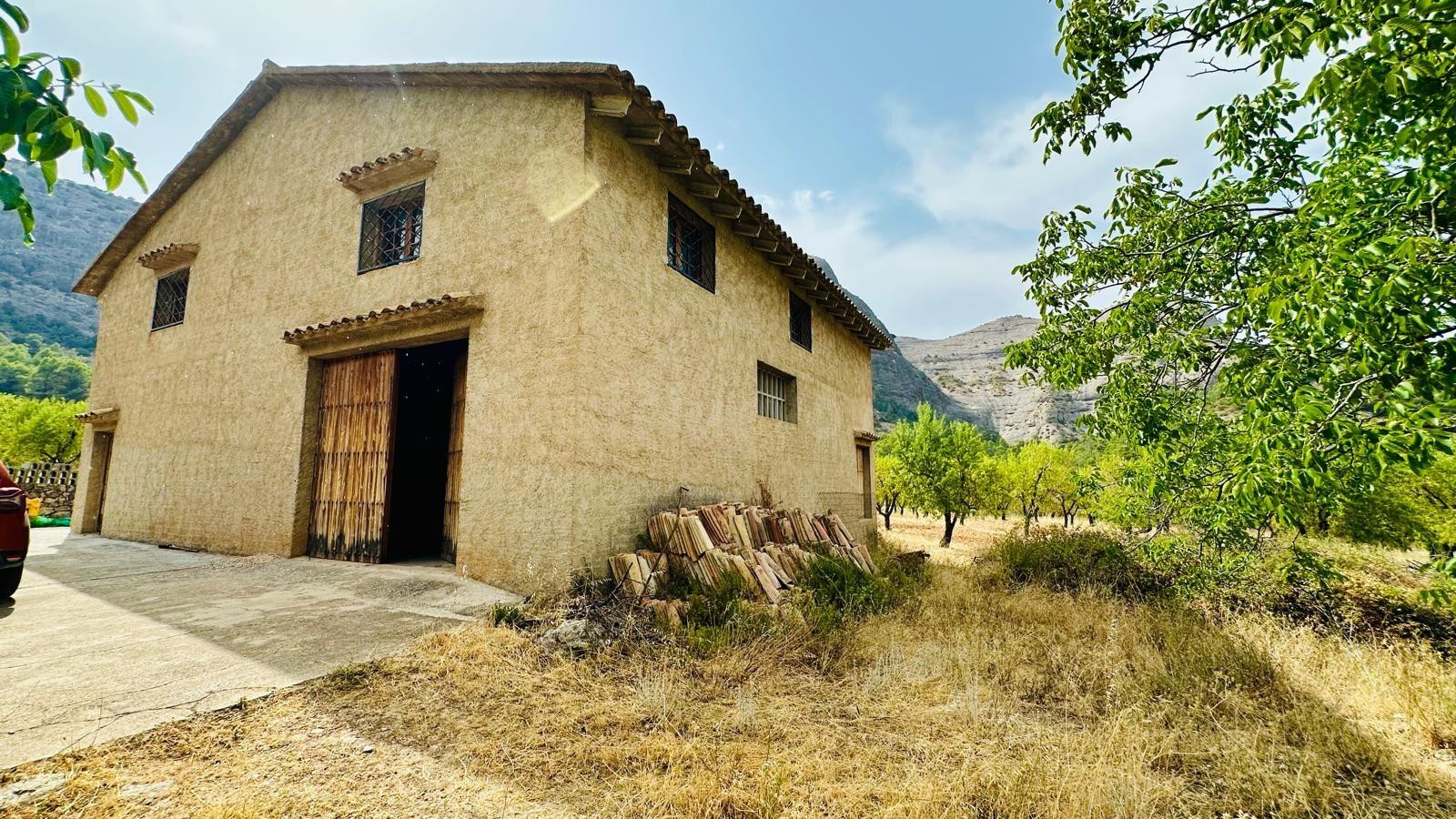 Finca rústica con vivienda en Horta de Sant Joan