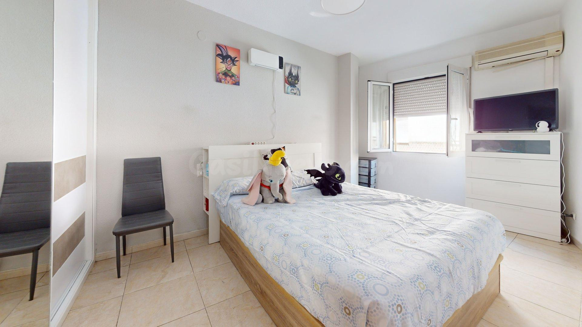 Amplia vivienda en Medina Azahara de 3 dormitorios con terraza junto al centro y la estación