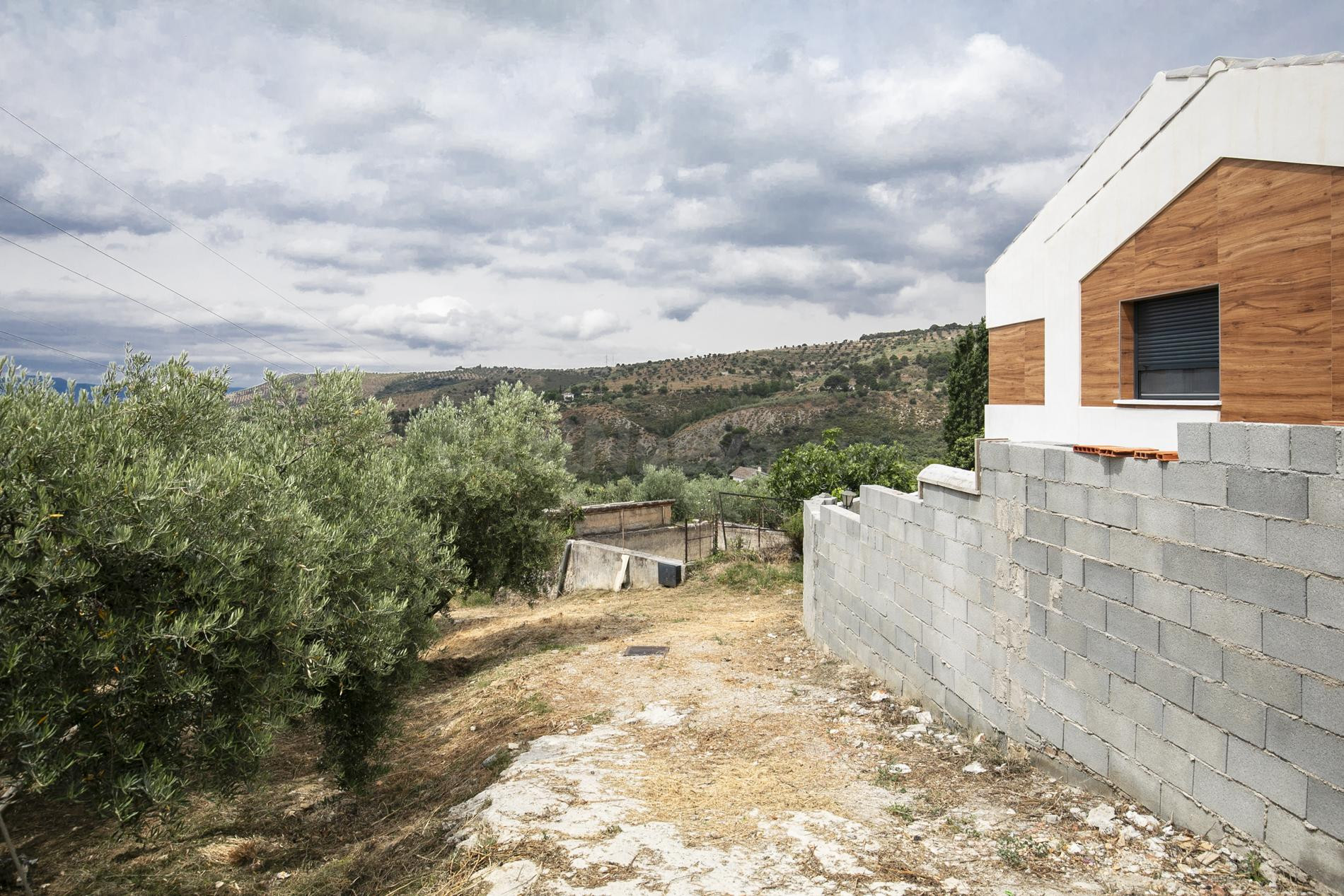 TERRENO URBANO EN HUETOR SANTILLAN