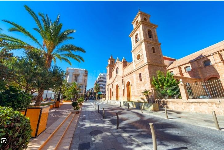 CASA DUPLEX EN TORREVIEJA