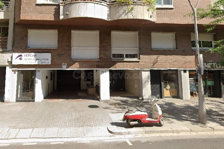 MAGNÍFICA PLAZA DE APARCAMIENTO PARA COCHE GRANDE