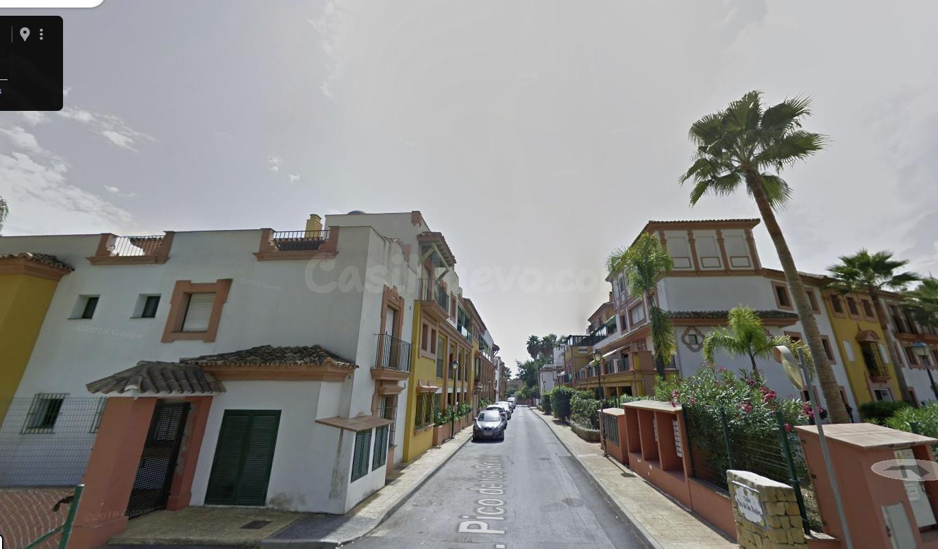 CASA EN ESTEPONA