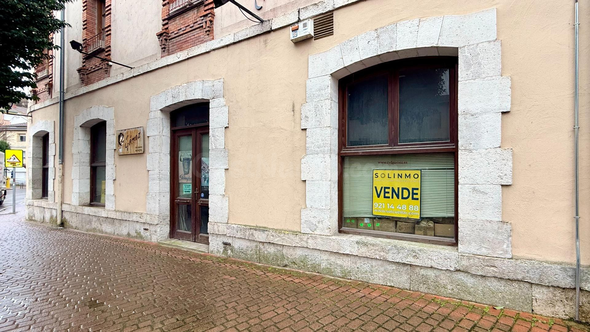 Local en Venta en Av. Camilo José Cela, 1, en Cuéllar. Ref.2092