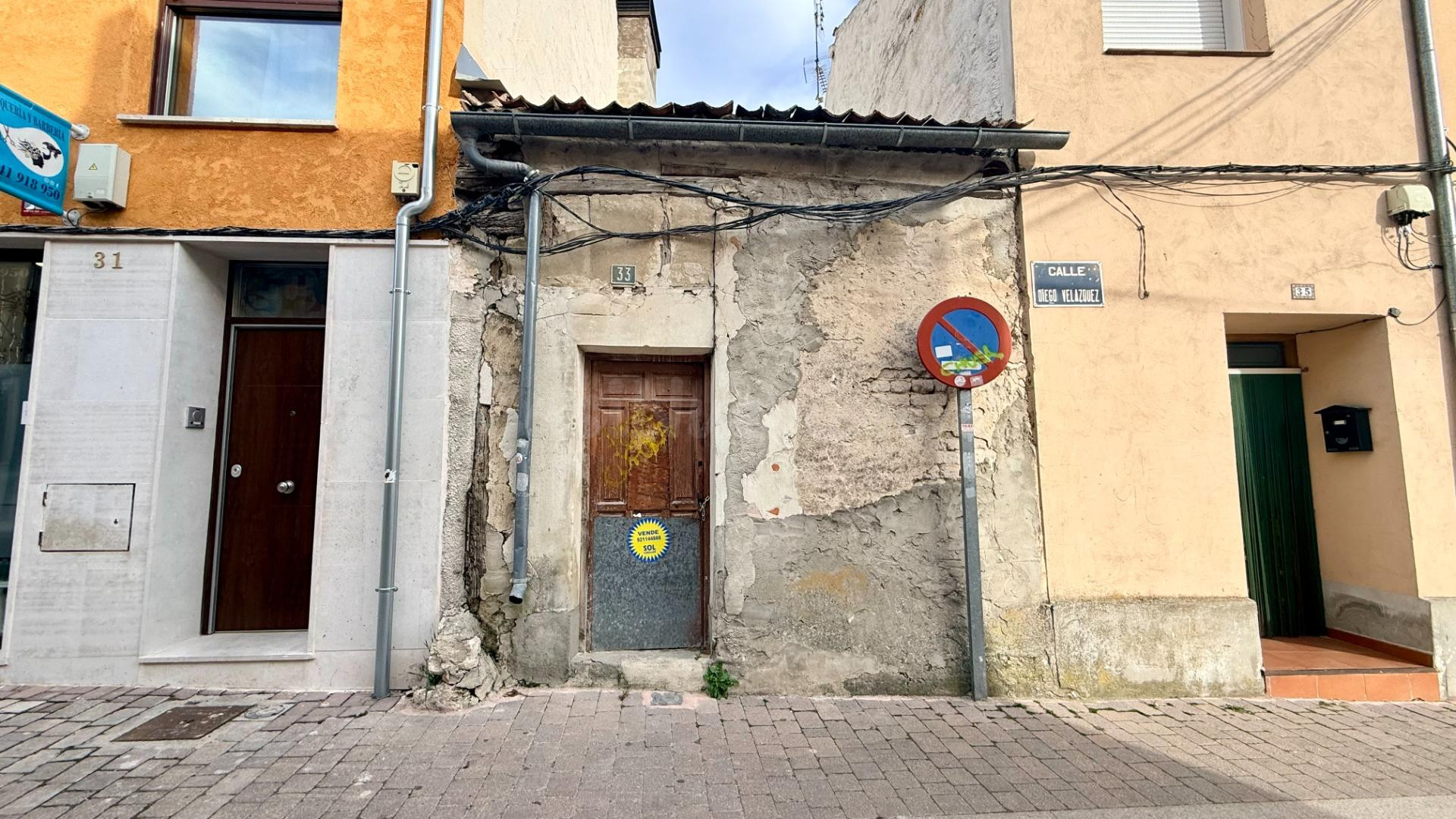 Casa en Venta en Calle Diego Velázquez, 33, Cuéllar.