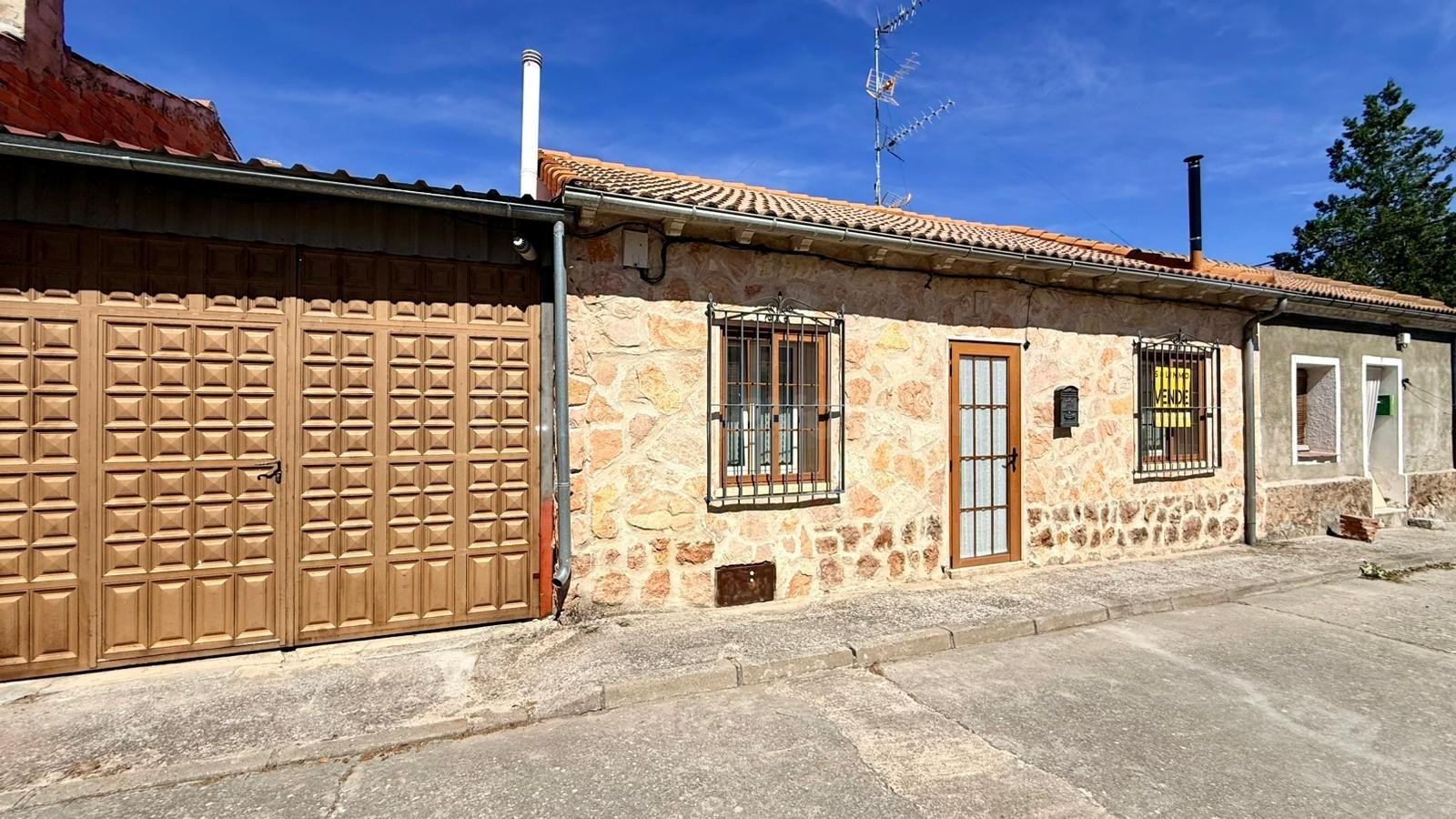 Casa en Venta en Calle Azuela, 4, Zarzuela del Pinar. Ref:2098