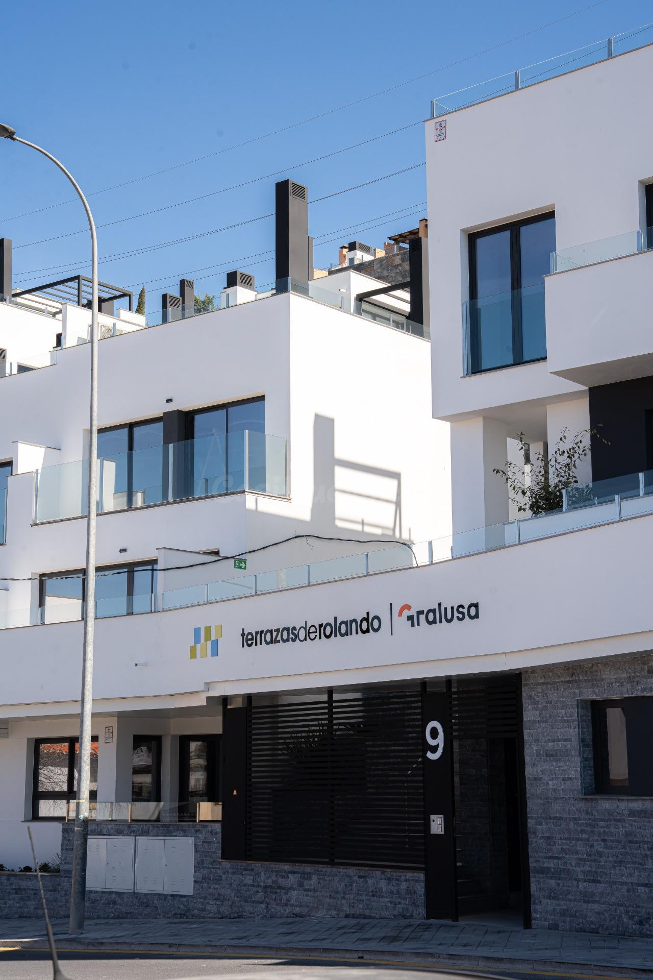 ¡AMPLIO TRASTERO DE OBRA NUEVA EN GRANADA!