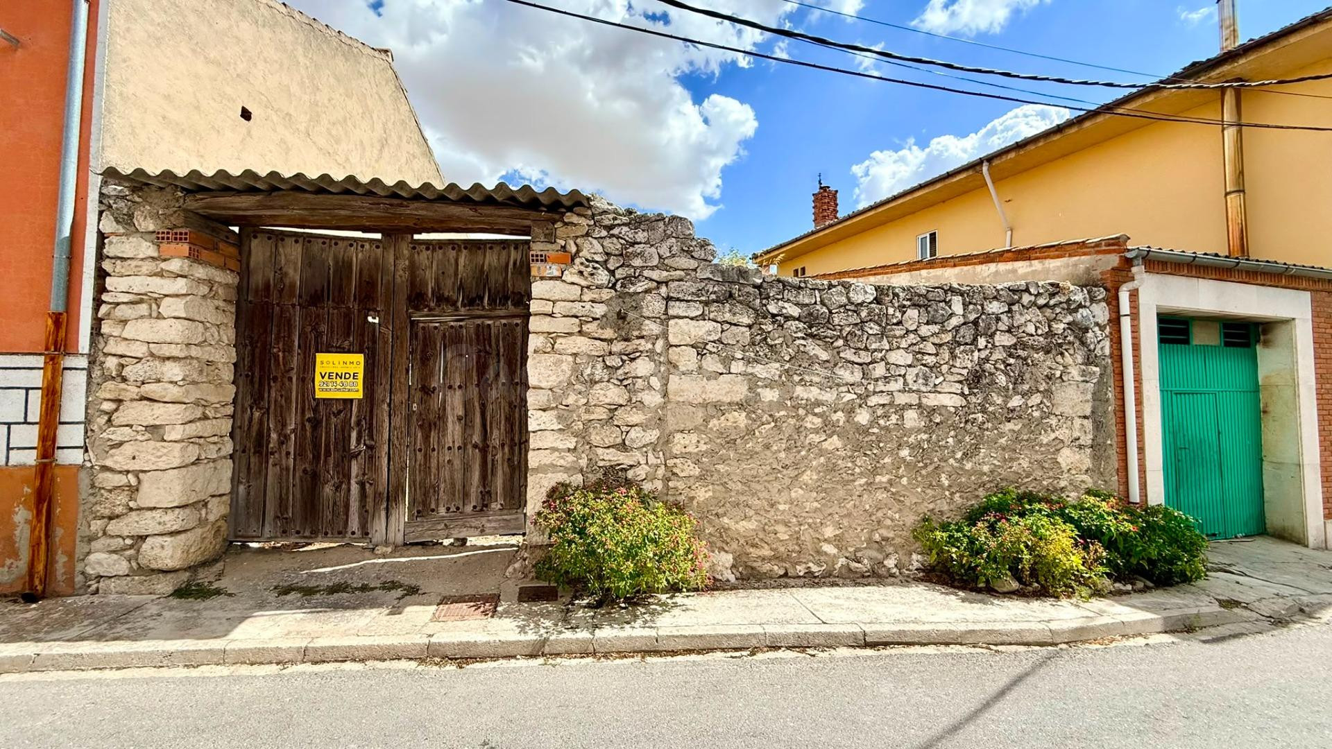 Corral Urbano en Venta en Calle Campaspero, 12, Olombrada. Ref.2124